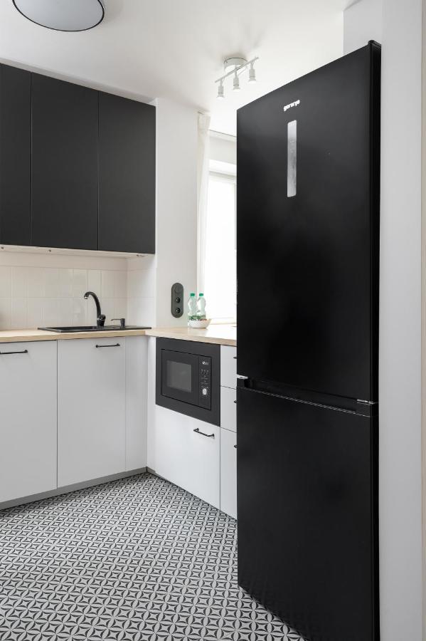 Ochota Yellow Apartment