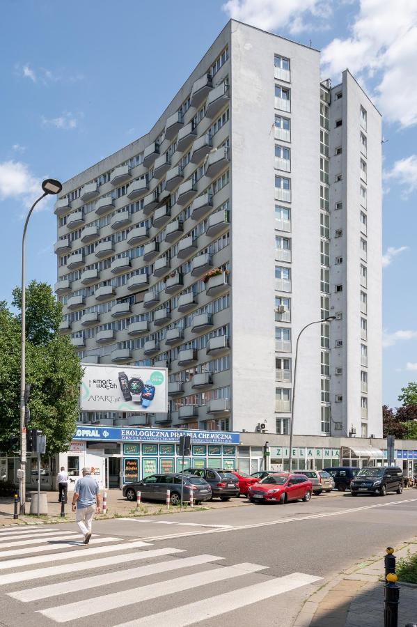 Ochota Yellow Apartment Warsaw