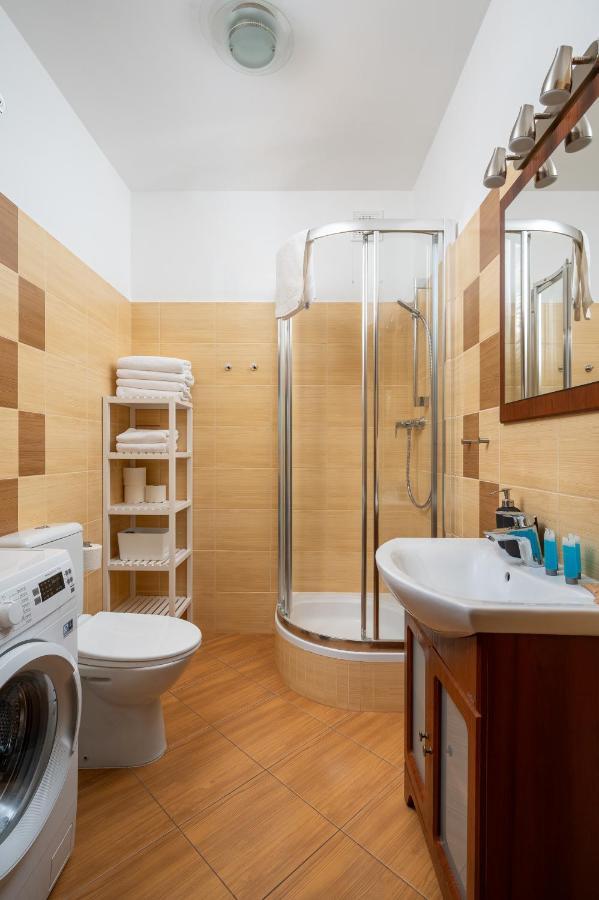 Wola Rogalinska Comfort Apartment Warsaw