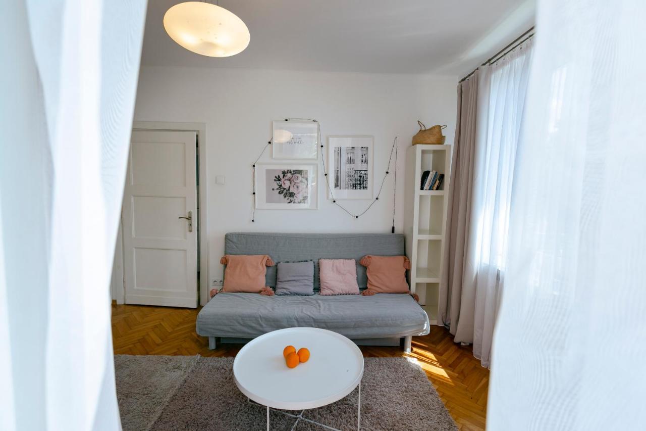 Gagarina 12 - Piekny Apartament Przy Lazienkach Krolewskich - Duze Lozko 160x200cm - Bardzo Duzy Balkon - Wifi - Telewizja Kablowa - Bezplatna Strefa Parkowania - Better *