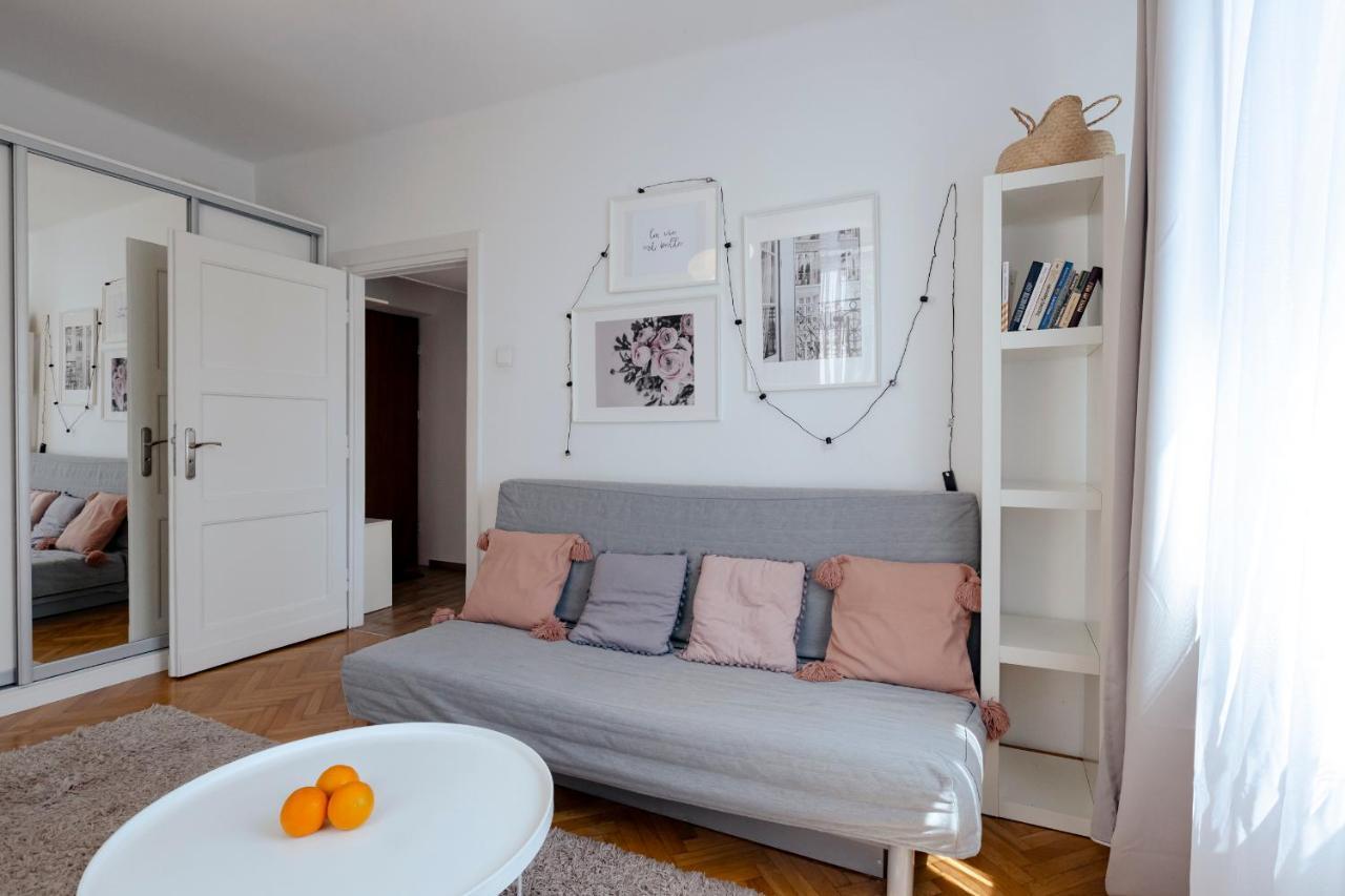Căn hộ Gagarina 12 - Piekny Apartament Przy Lazienkach Krolewskich - Duze Lozko 160x200cm - Bardzo Duzy Balkon - Wifi - Telewizja Kablowa - Bezplatna Strefa Parkowania - Better *