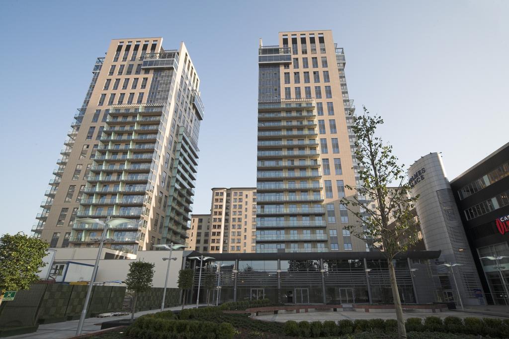 Platinum Towers Country 2 Country 4*