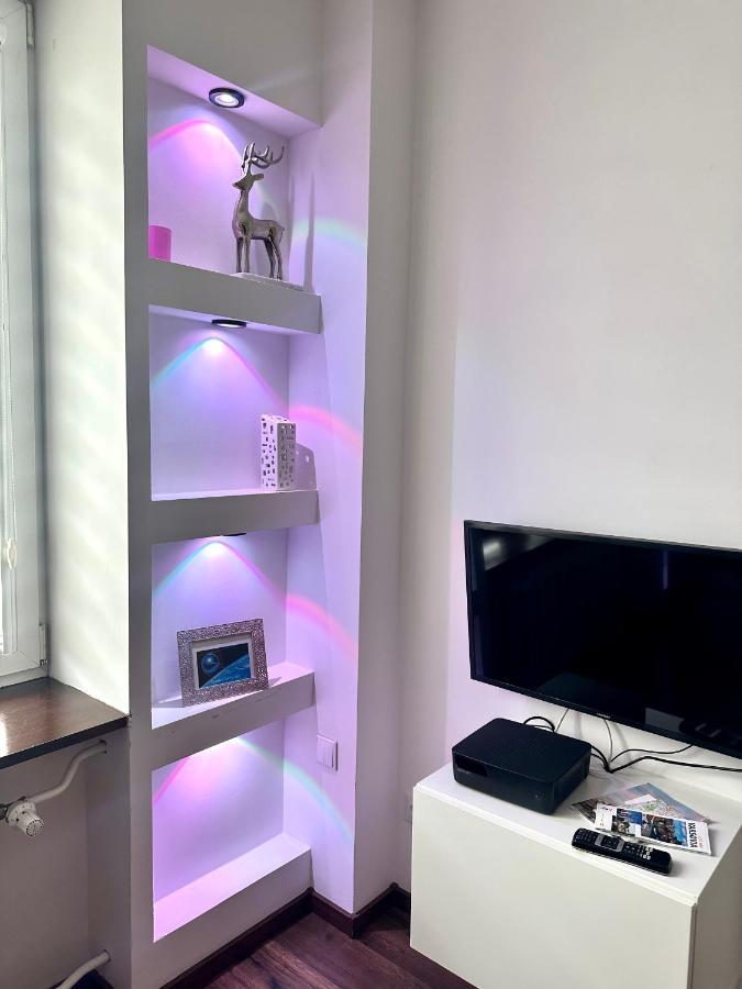 Space 2 Center Apartment Warsaw