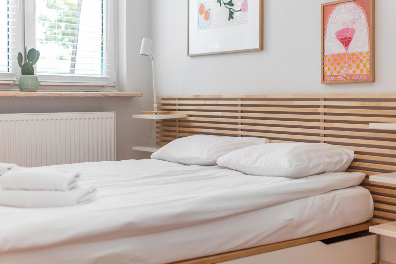 Walecznych 51 By Homeprime Apartment