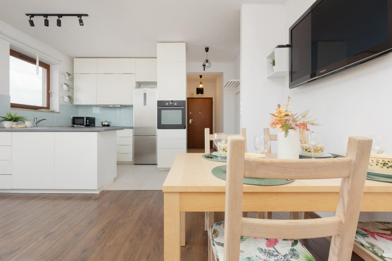 Căn hộ Spacious Family With Parking & Balcony In Warsaw, Bielany By Renters Warsaw