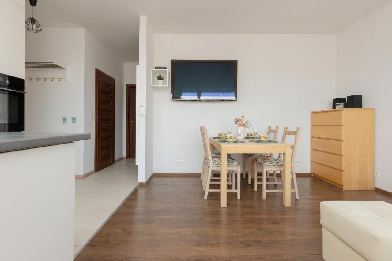 Spacious Family With Parking & Balcony In Warsaw, Bielany By Renters