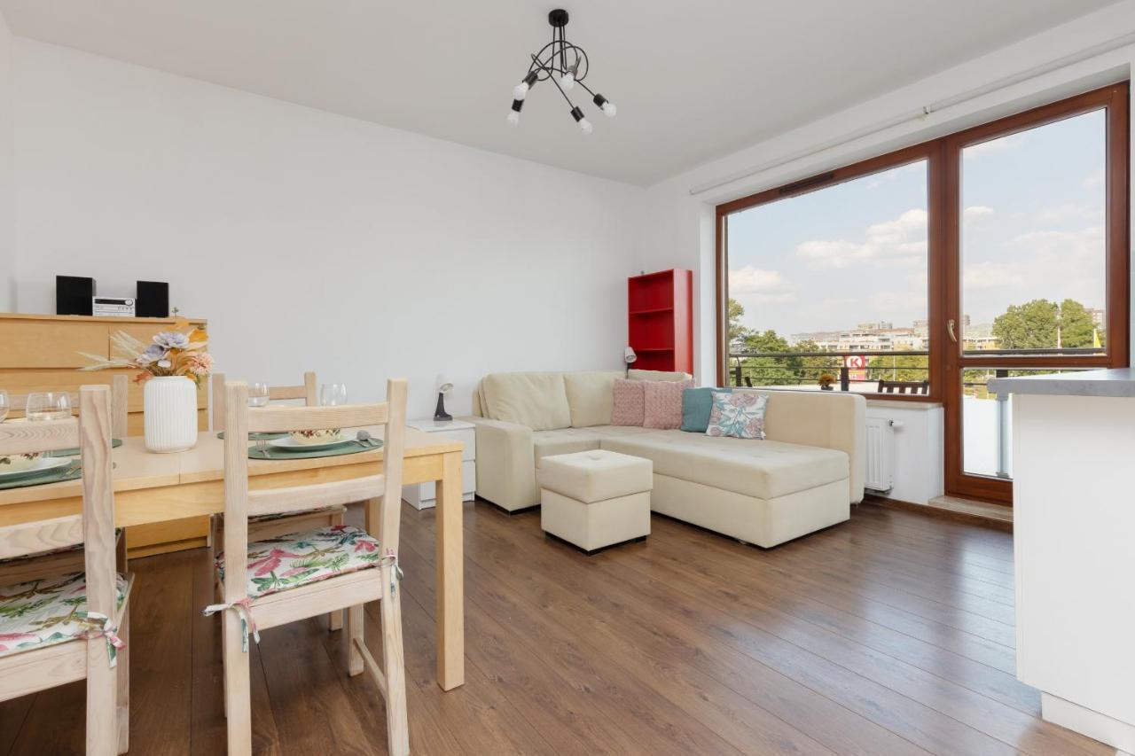 Spacious Family With Parking & Balcony In Warsaw, Bielany By Renters *