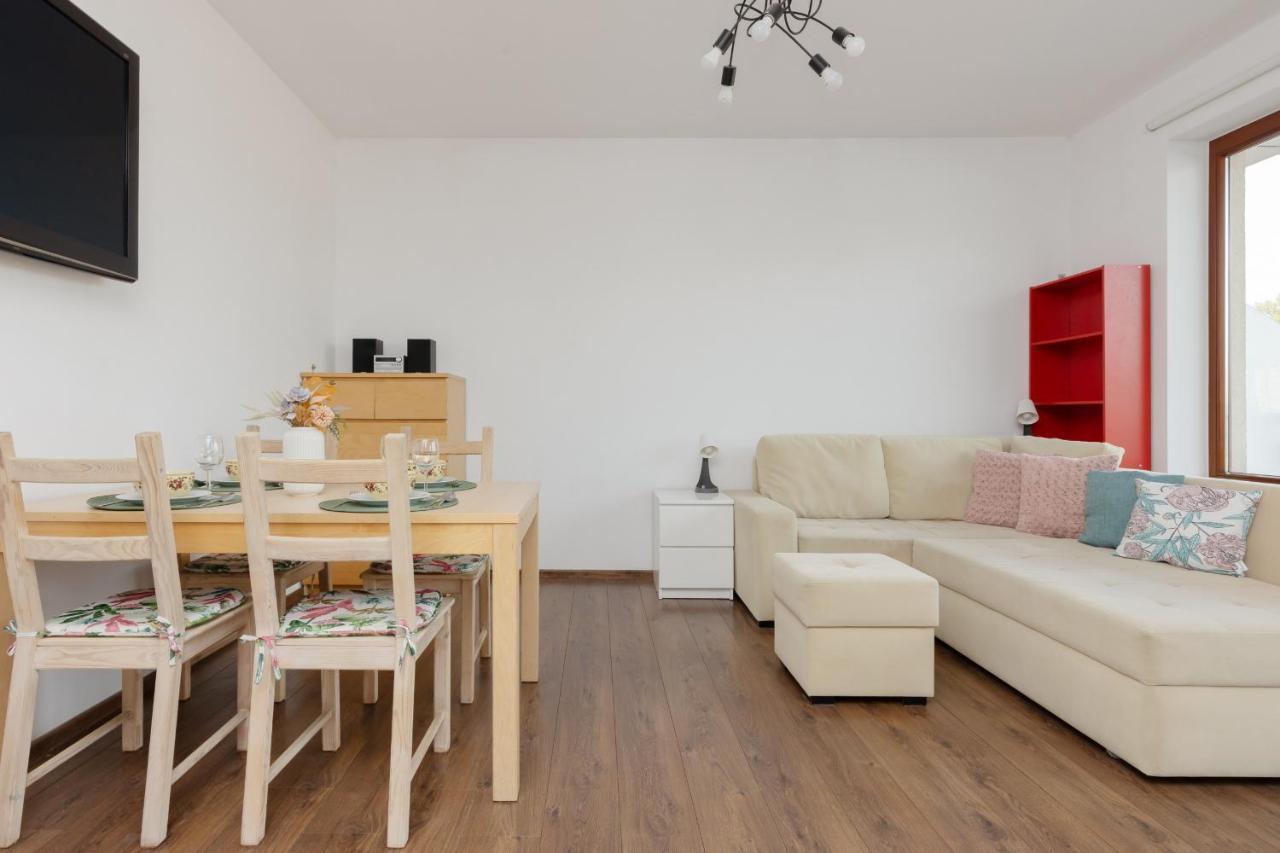 Spacious Family With Parking & Balcony In Warsaw, Bielany By Renters Căn hộ Warsaw
