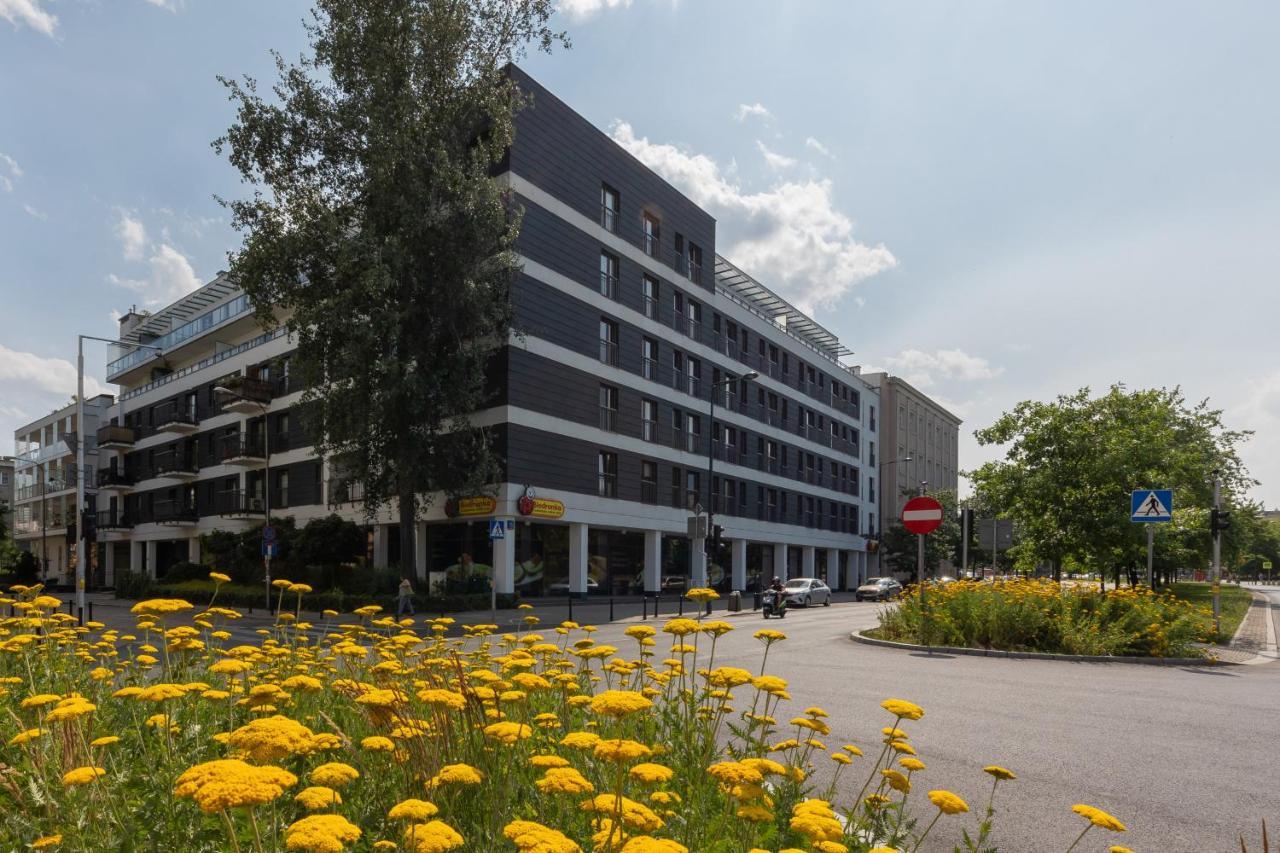 Stylish & Trendy 1 Bedroom Wola With Parking By Renters Warsaw