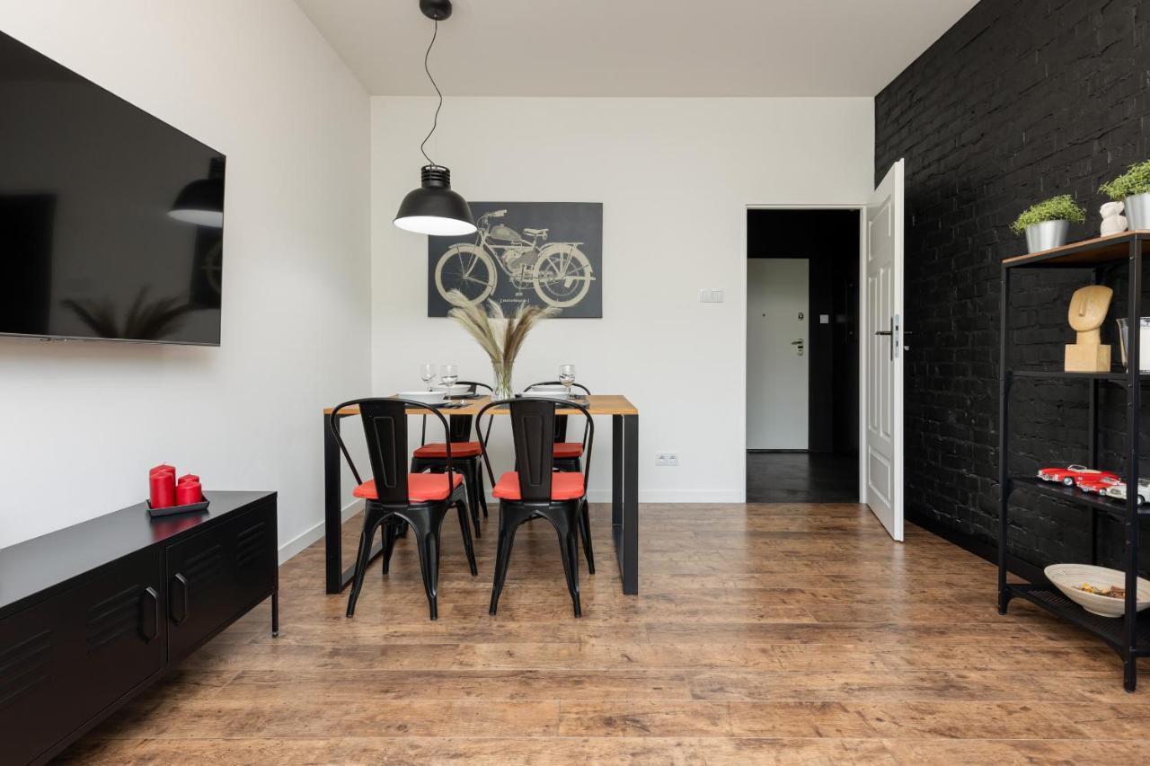 Stylish & Trendy 1 Bedroom Wola With Parking By Renters *