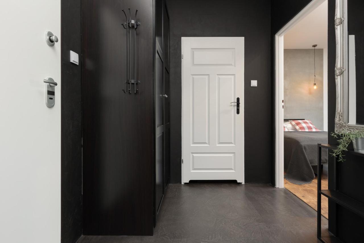 Stylish & Trendy 1 Bedroom Wola With Parking By Renters * Warsaw