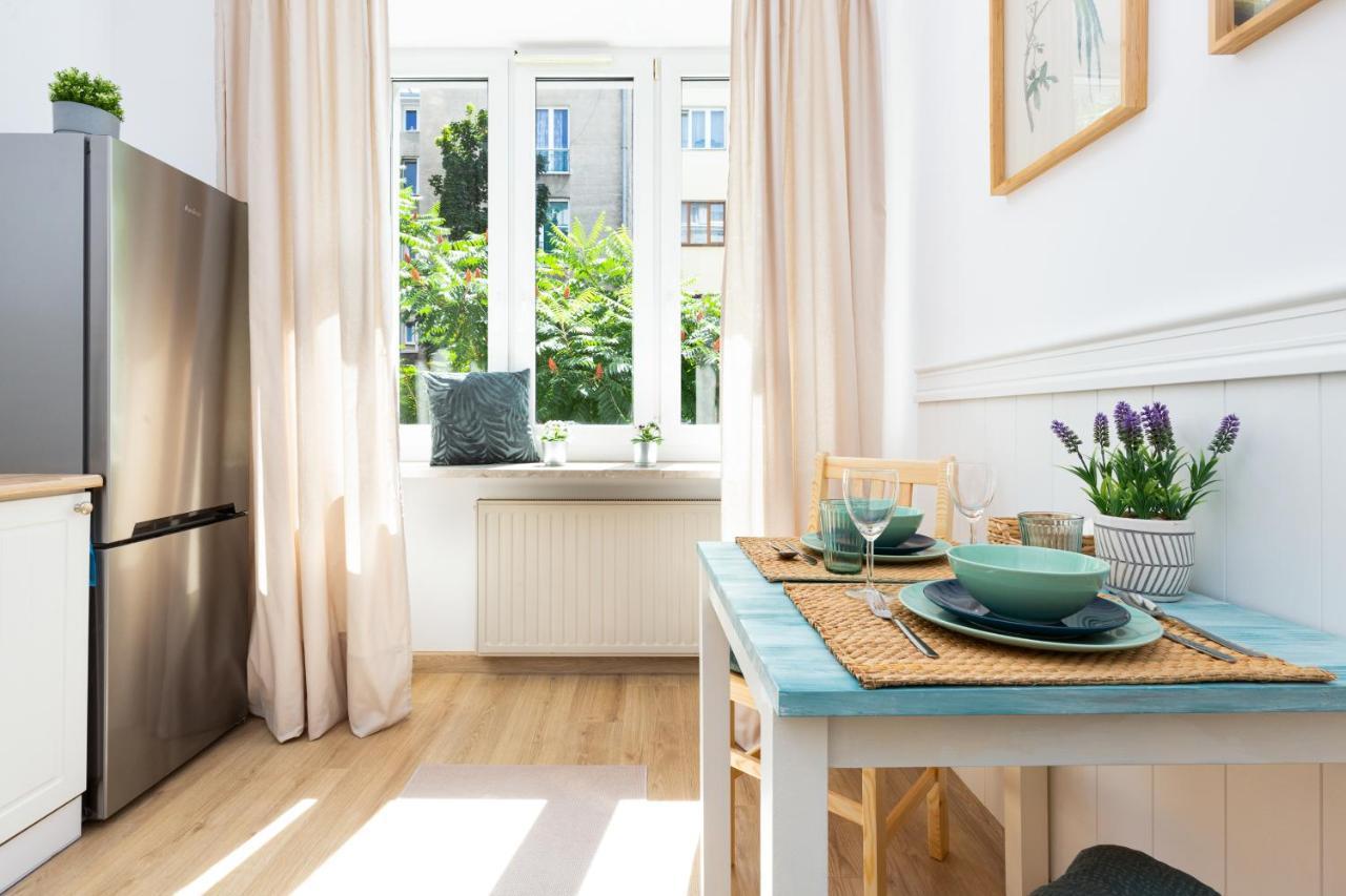 Metro Raclawicka Stylish & Modern Mokotow By Renters Apartment *