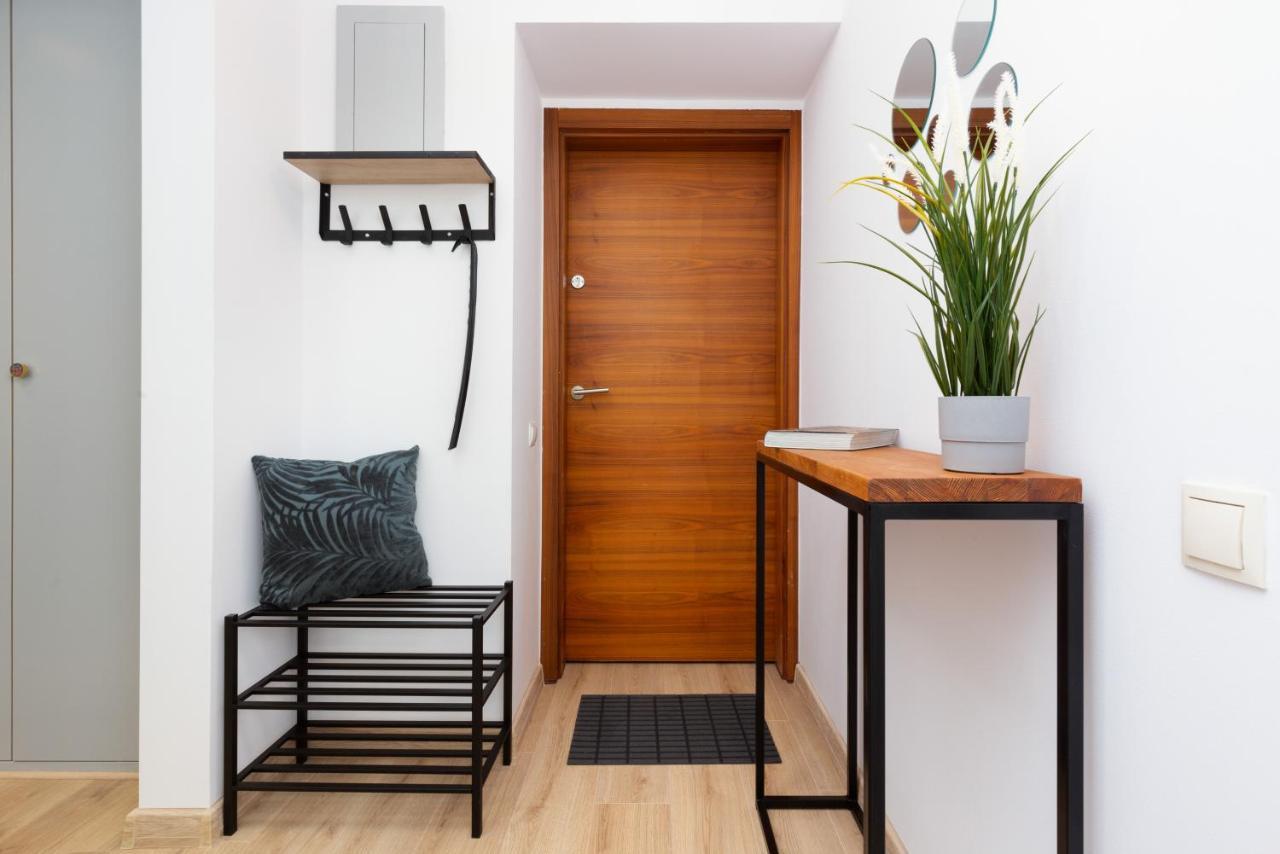 Metro Raclawicka Stylish & Modern Mokotow By Renters Apartment *