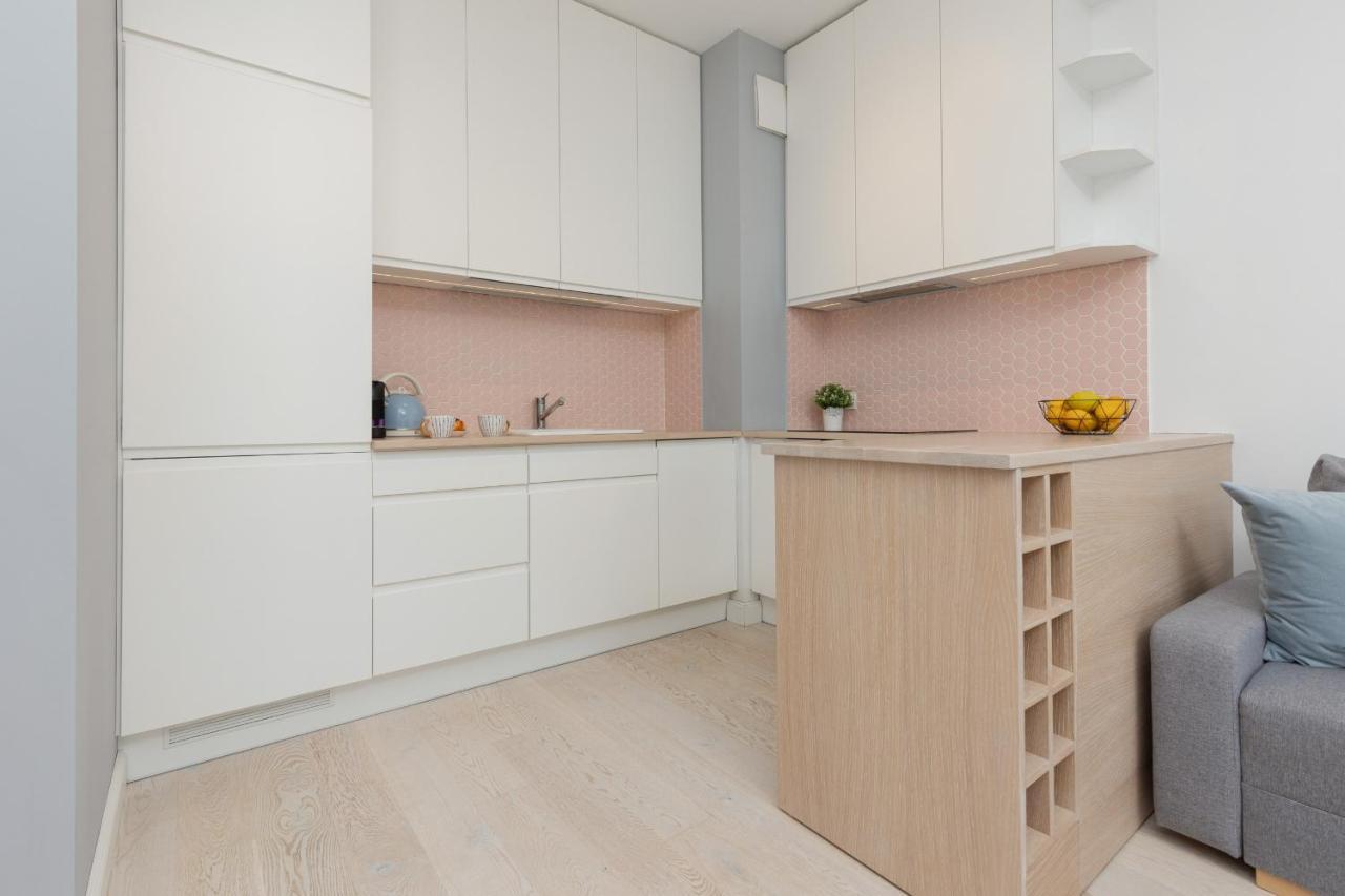 Sarmacka With Balcony Wilanow By Renters Warsaw