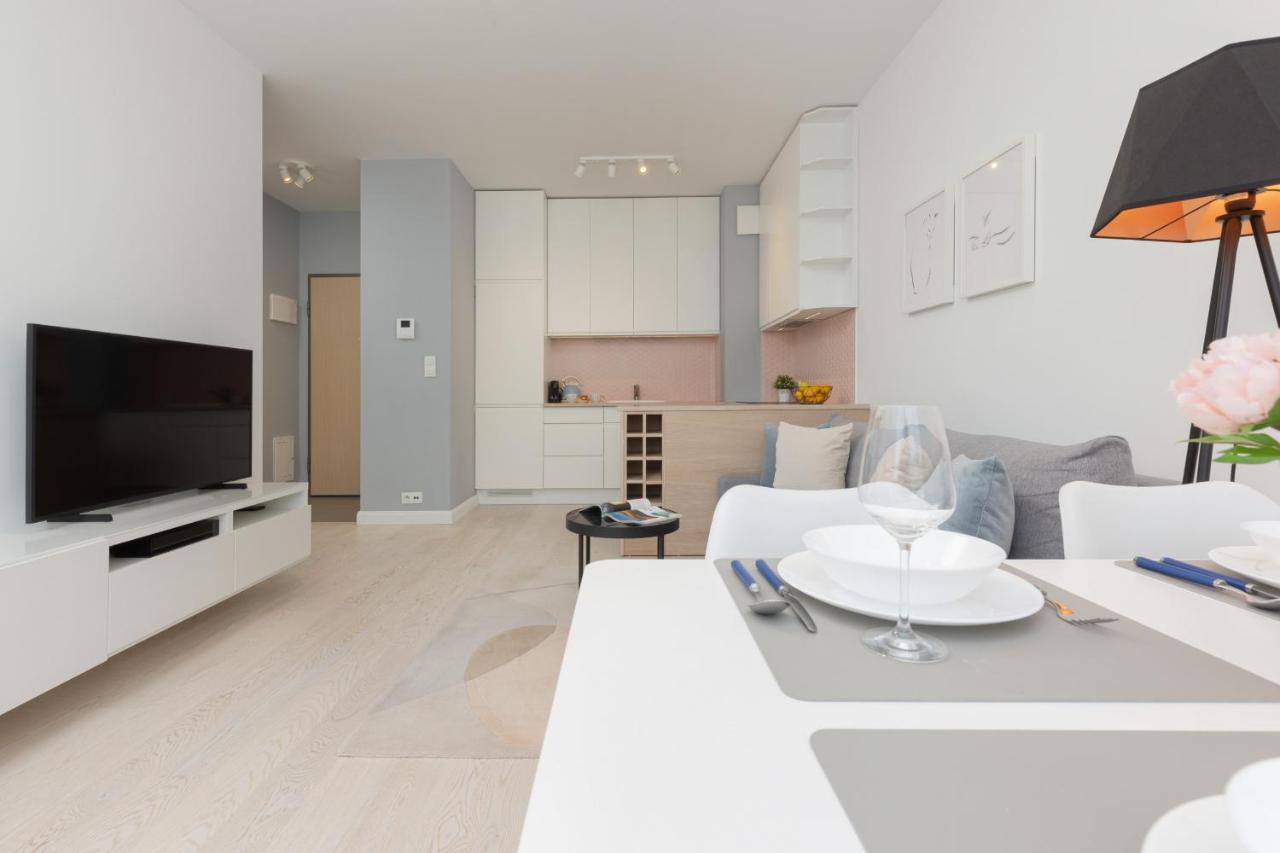 Sarmacka With Balcony Wilanow By Renters Apartment *