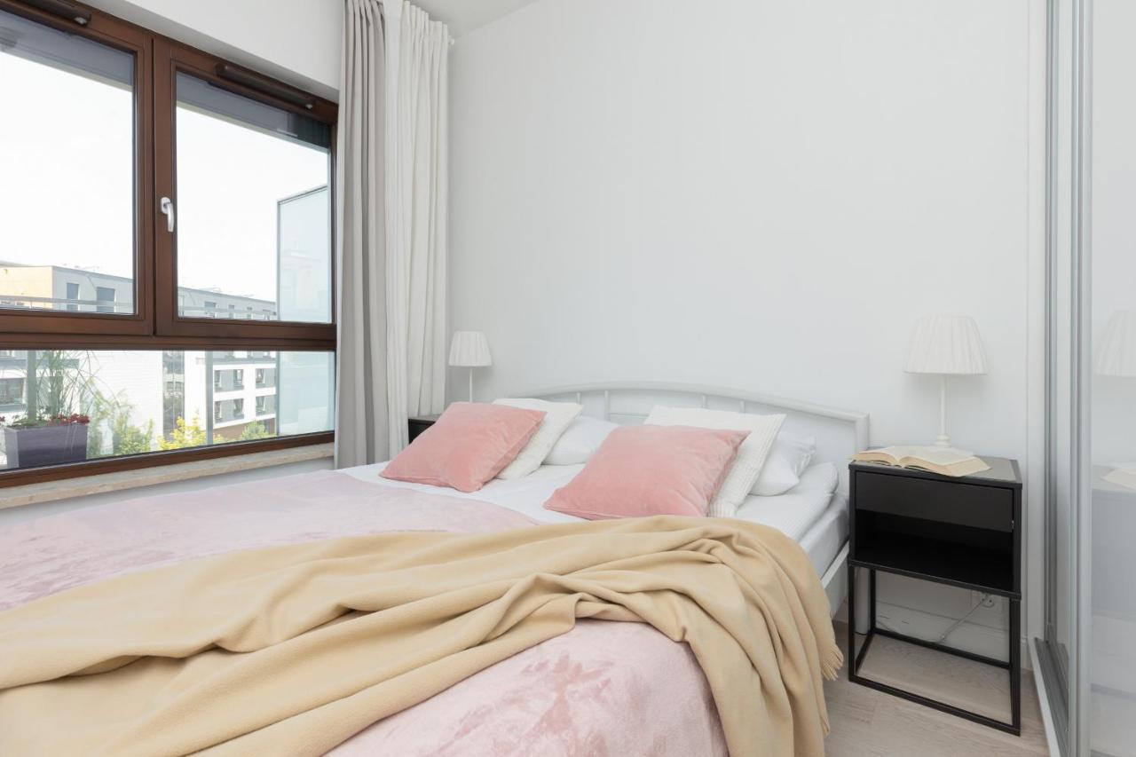Sarmacka With Balcony Wilanow By Renters Warsaw