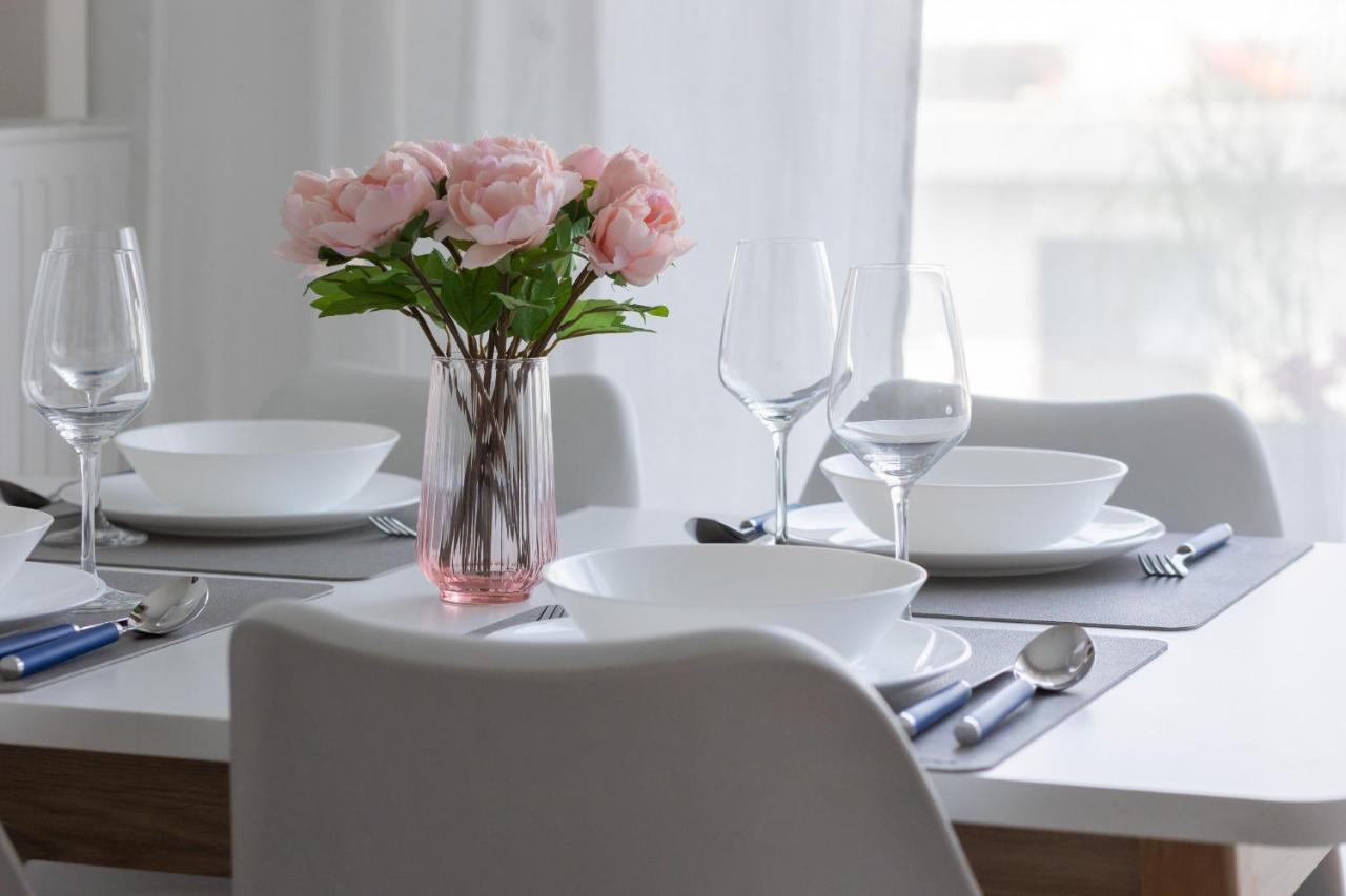 Apartment Sarmacka With Balcony Wilanow By Renters *