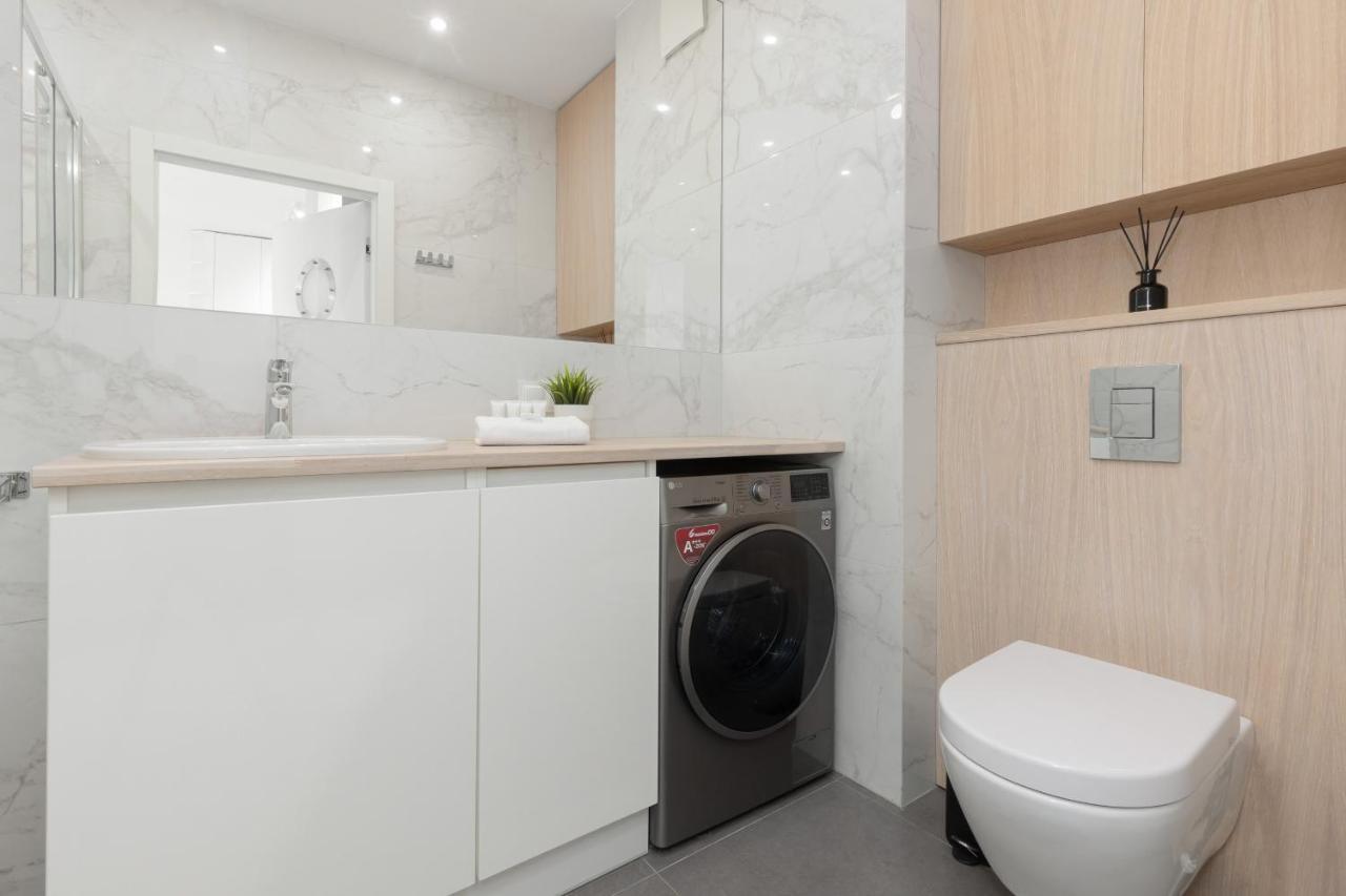 Apartment Sarmacka With Balcony Wilanow By Renters *