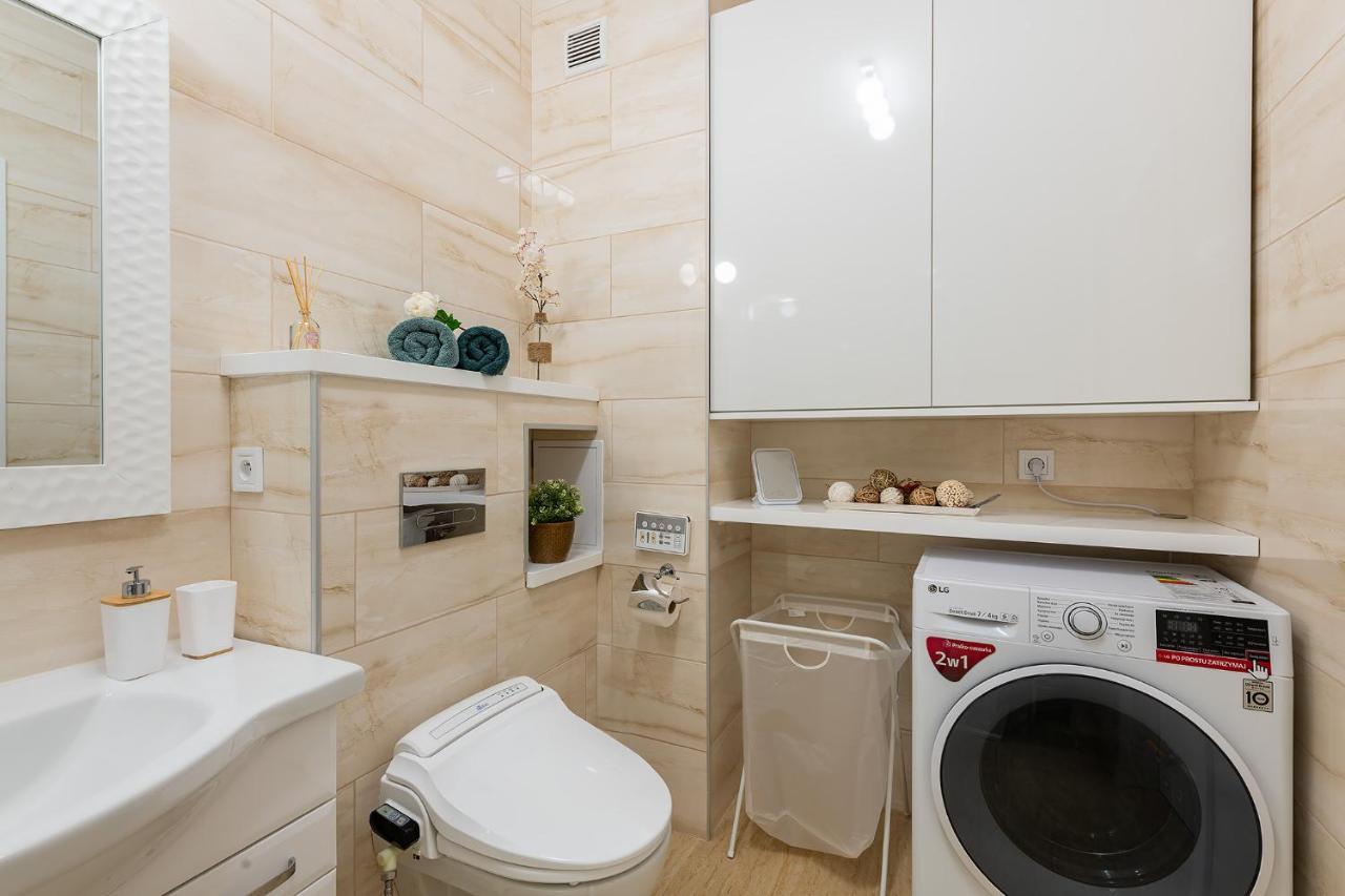 ~comfortify~ Kingsize Bed, A/c, Wifi, Skylineview Căn hộ Warsaw