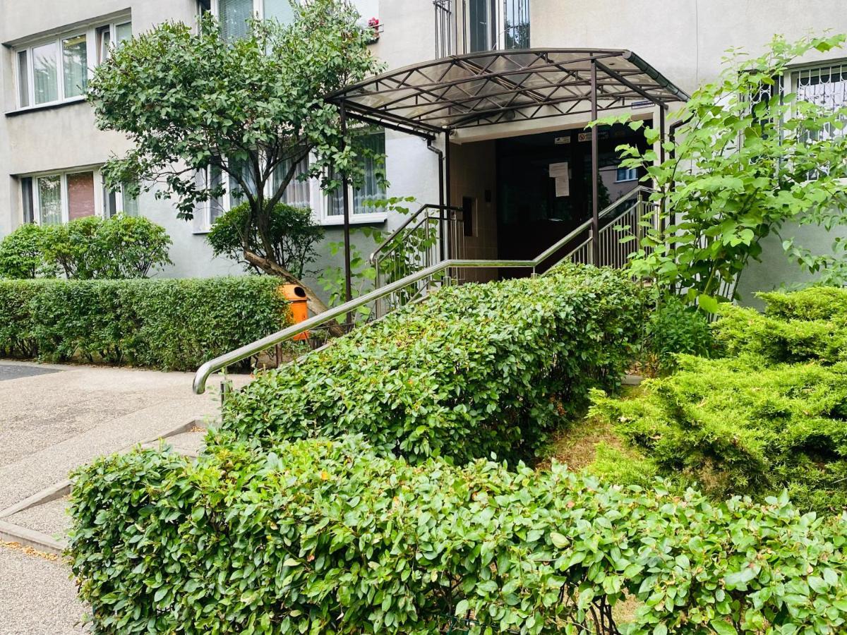 Apartment Elegant And Green, Near M1 Metro