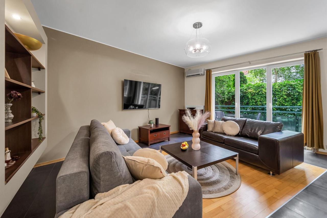 Golden Dragon Prestige Suite: Spacious Luxury With Jacuzzi & Balcony * Warsaw
