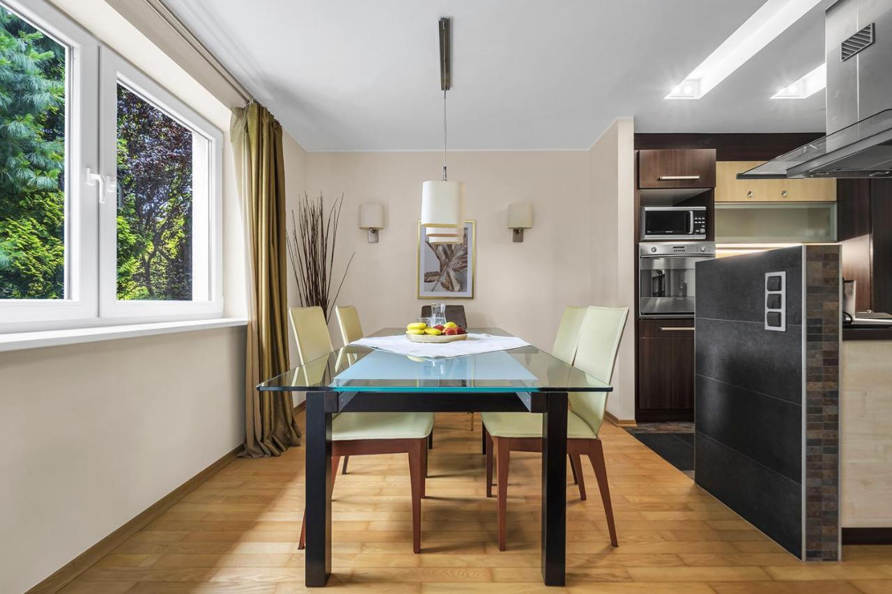 90m2 Prestige - Parking & Jacuzzi & Aircon By Rentujemy Apartament *