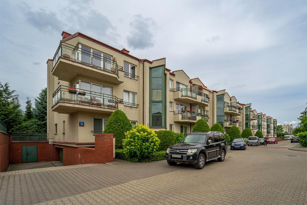 Apartment Golden Dragon Prestige Suite: Spacious Luxury With Jacuzzi & Balcony Warsaw