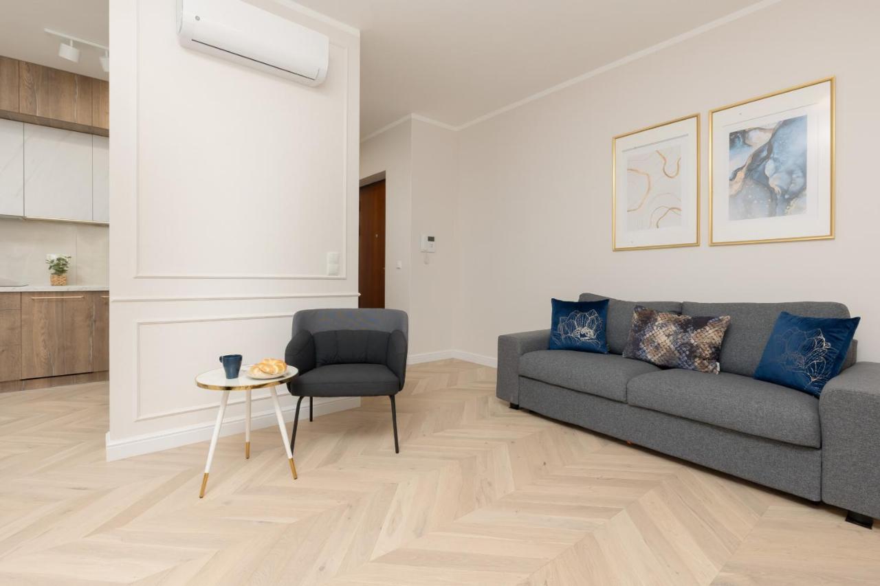 Apartment Lux Niemcewicza With Ac & Balcony Ochota By Renters