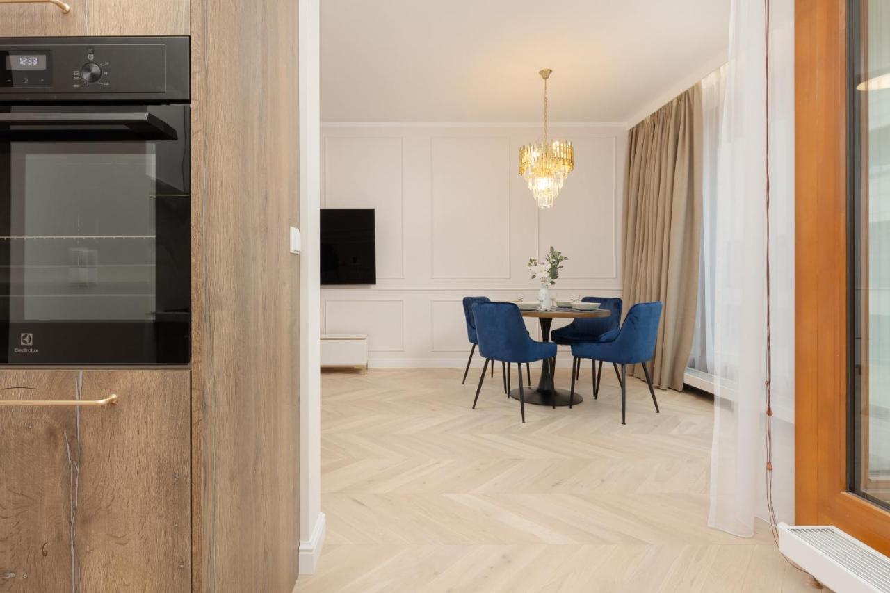 Lux Niemcewicza With Ac & Balcony Ochota By Renters Warsaw