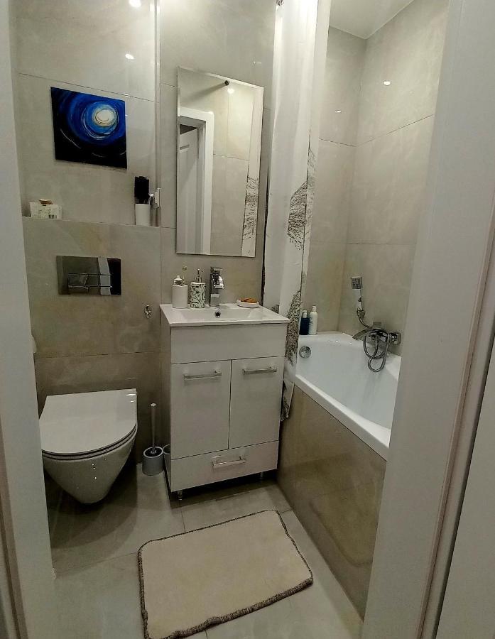 With Small Tub Apartment *