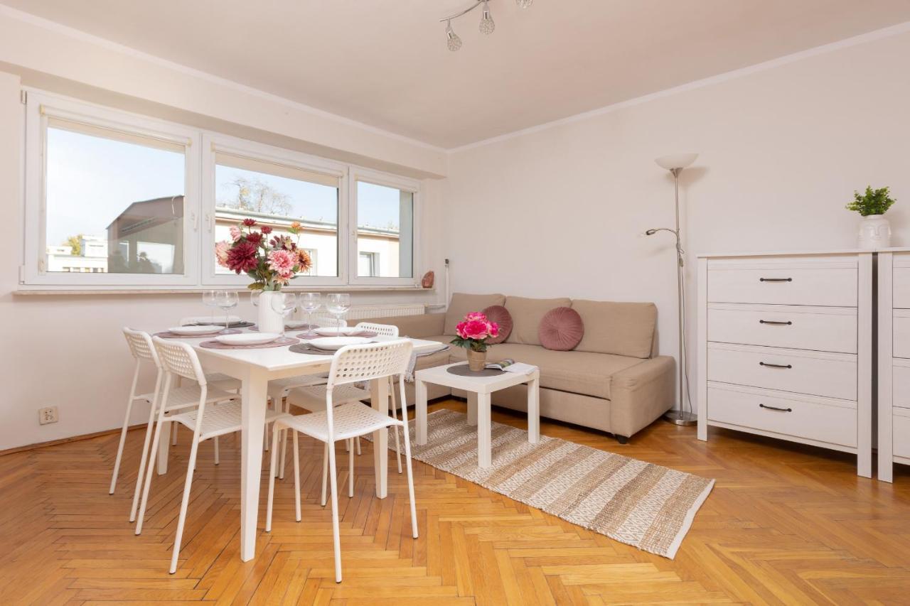 Metro Wawrzyszew By Renters * Warszawa