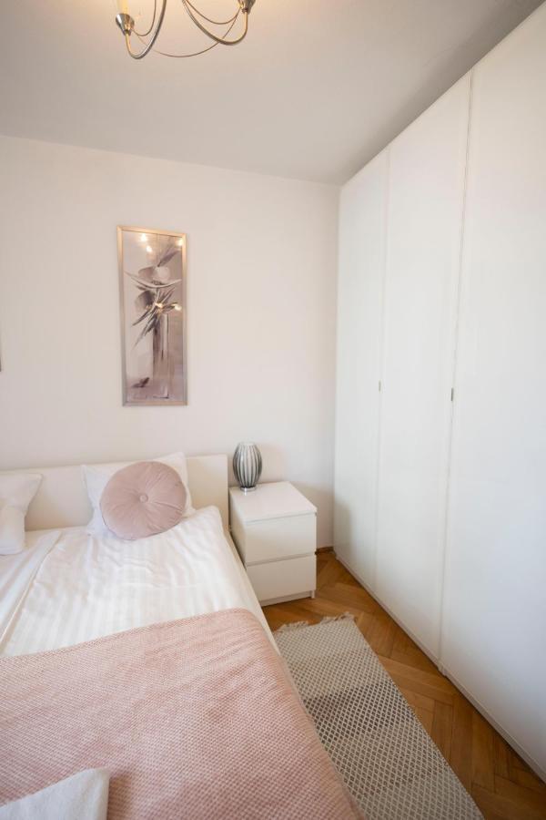 Przyjazne Mieszkanie W Centrum Warszawy - Ul Smolna Apartamento Varsóvia