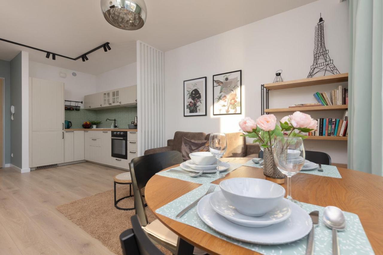 Praga With Parking By Renters Apartment