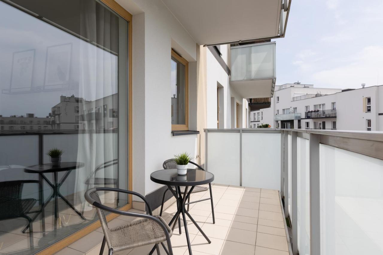 Metro Bielany By Renters *