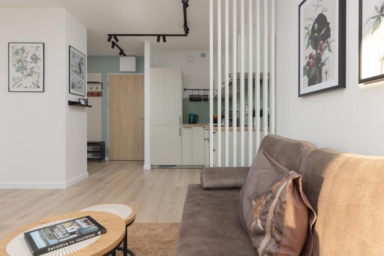 Praga With Parking By Renters *