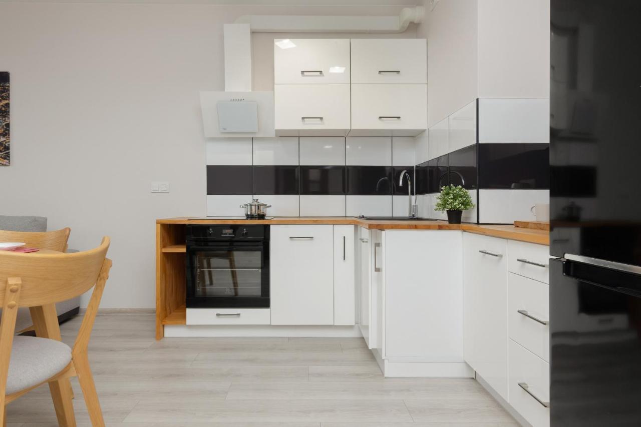 Urban Wings - Airport With Parking & Balcony By Renters Apartment Warsaw
