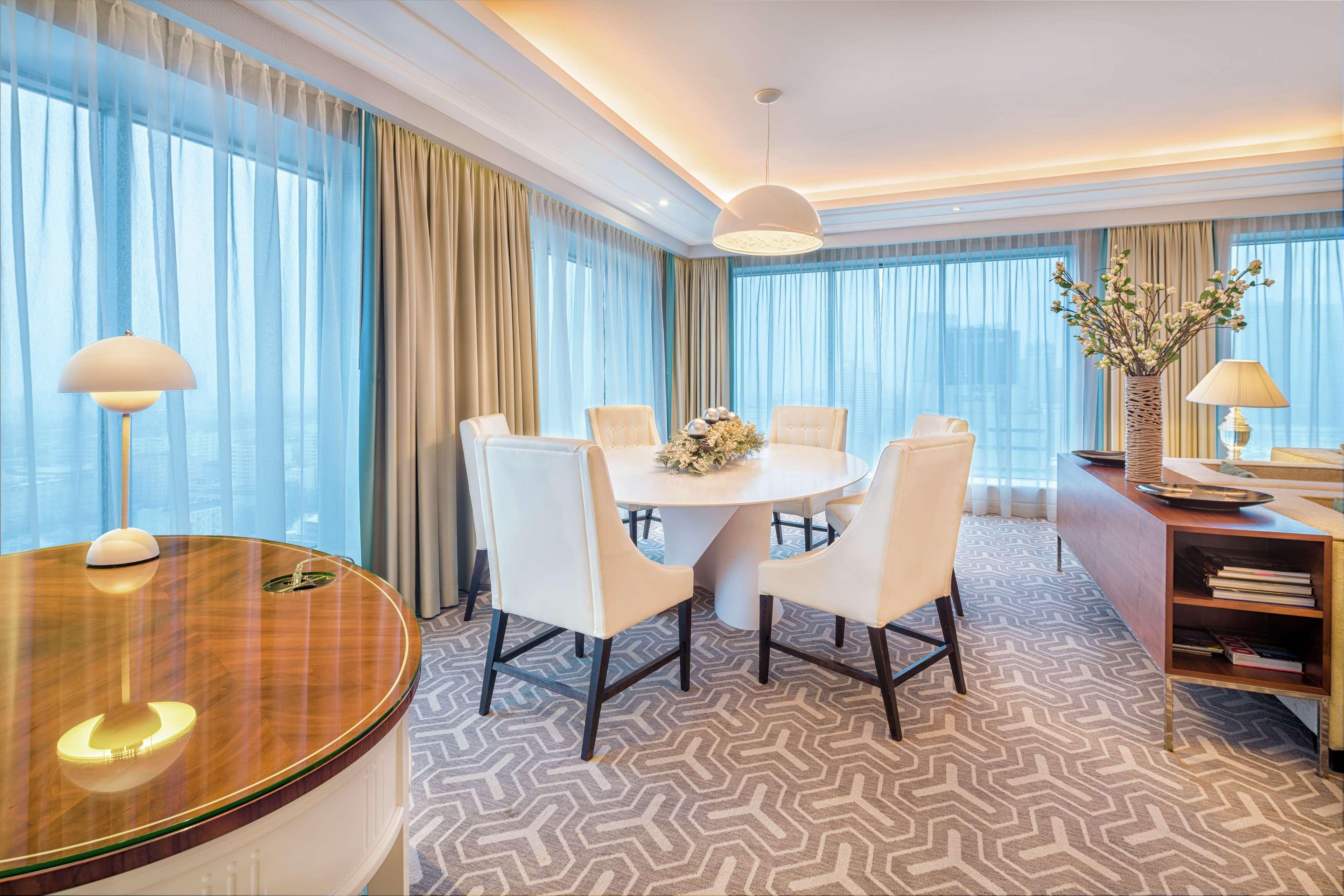 Hilton Hotel 4*