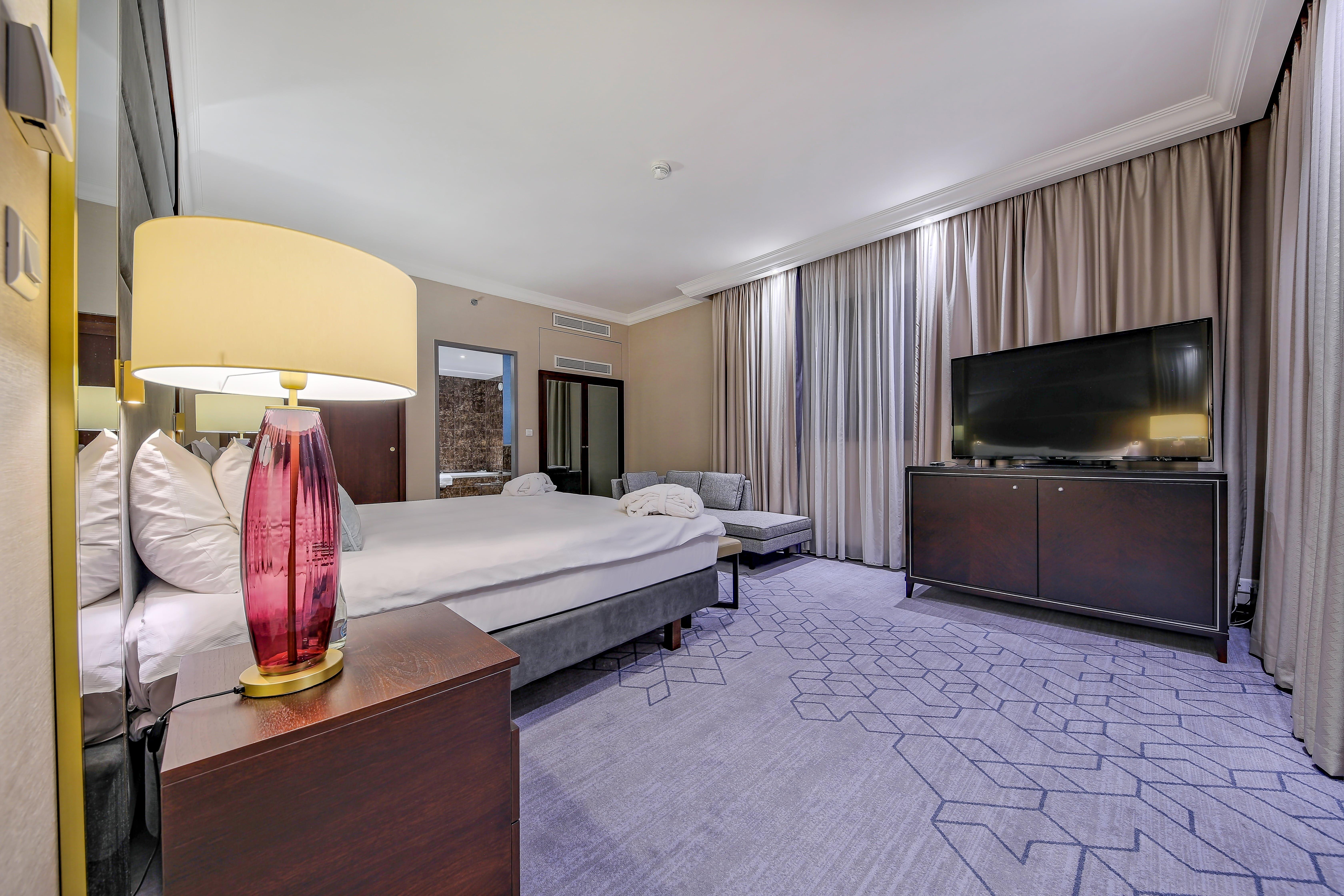 Intercontinental By Ihg 5*