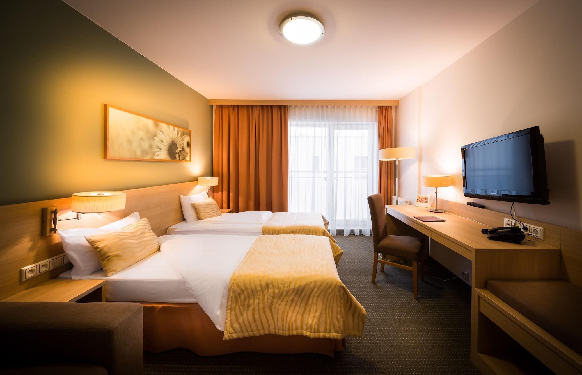 Arche Pulawska 3* Warsaw