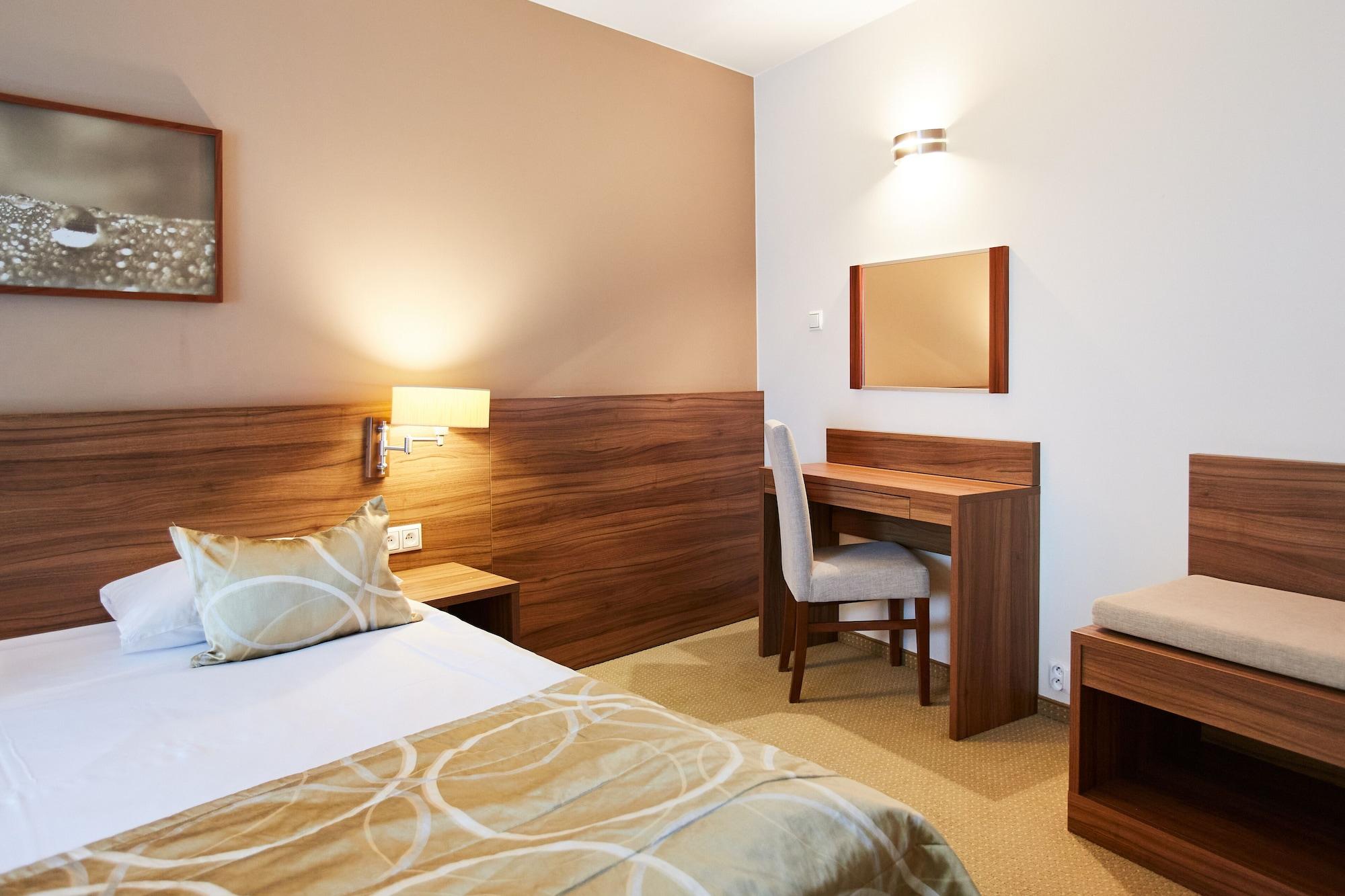 Arche Pulawska 3* Warsaw