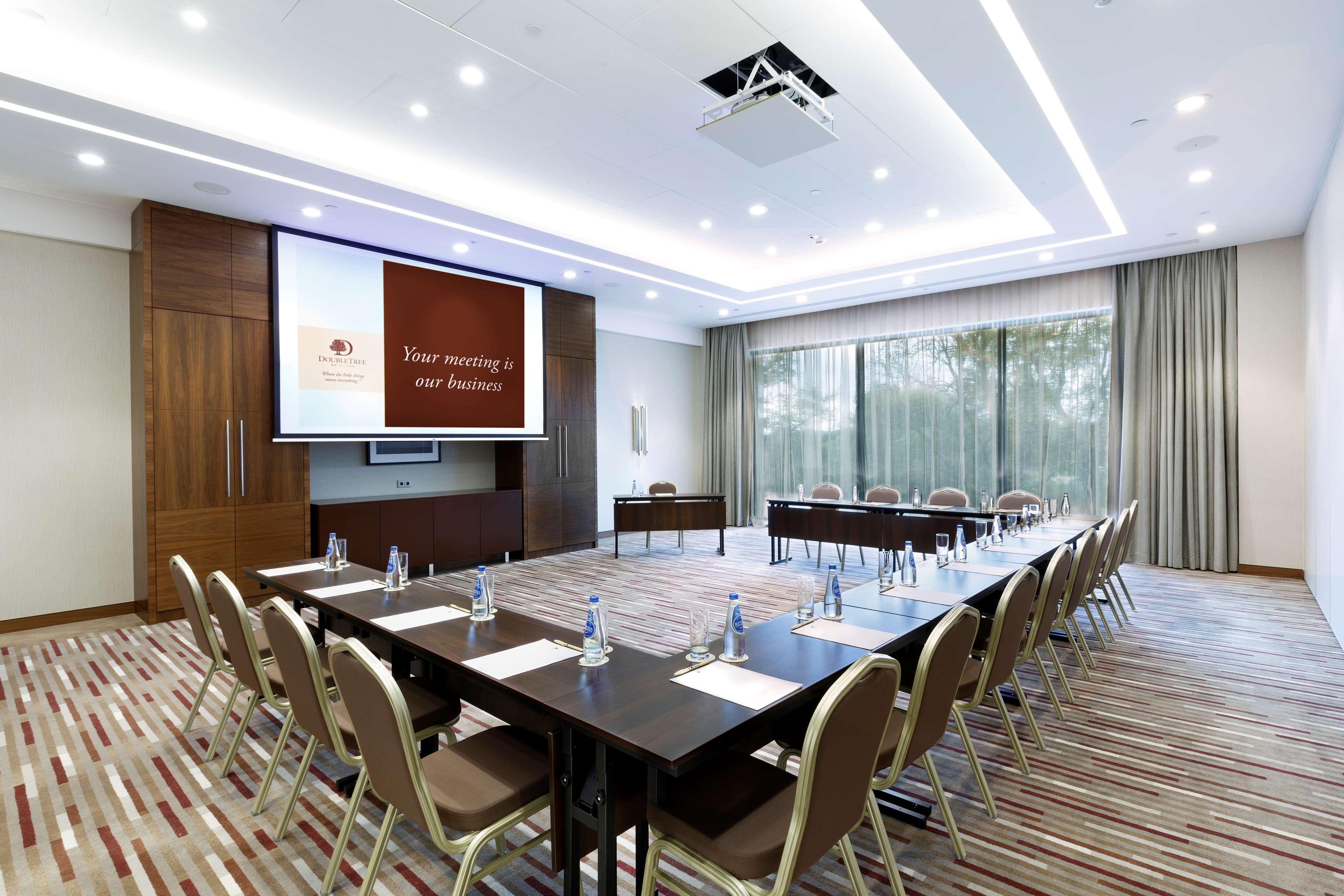 Doubletree By Hilton & Conference Centre Hotel Warsaw