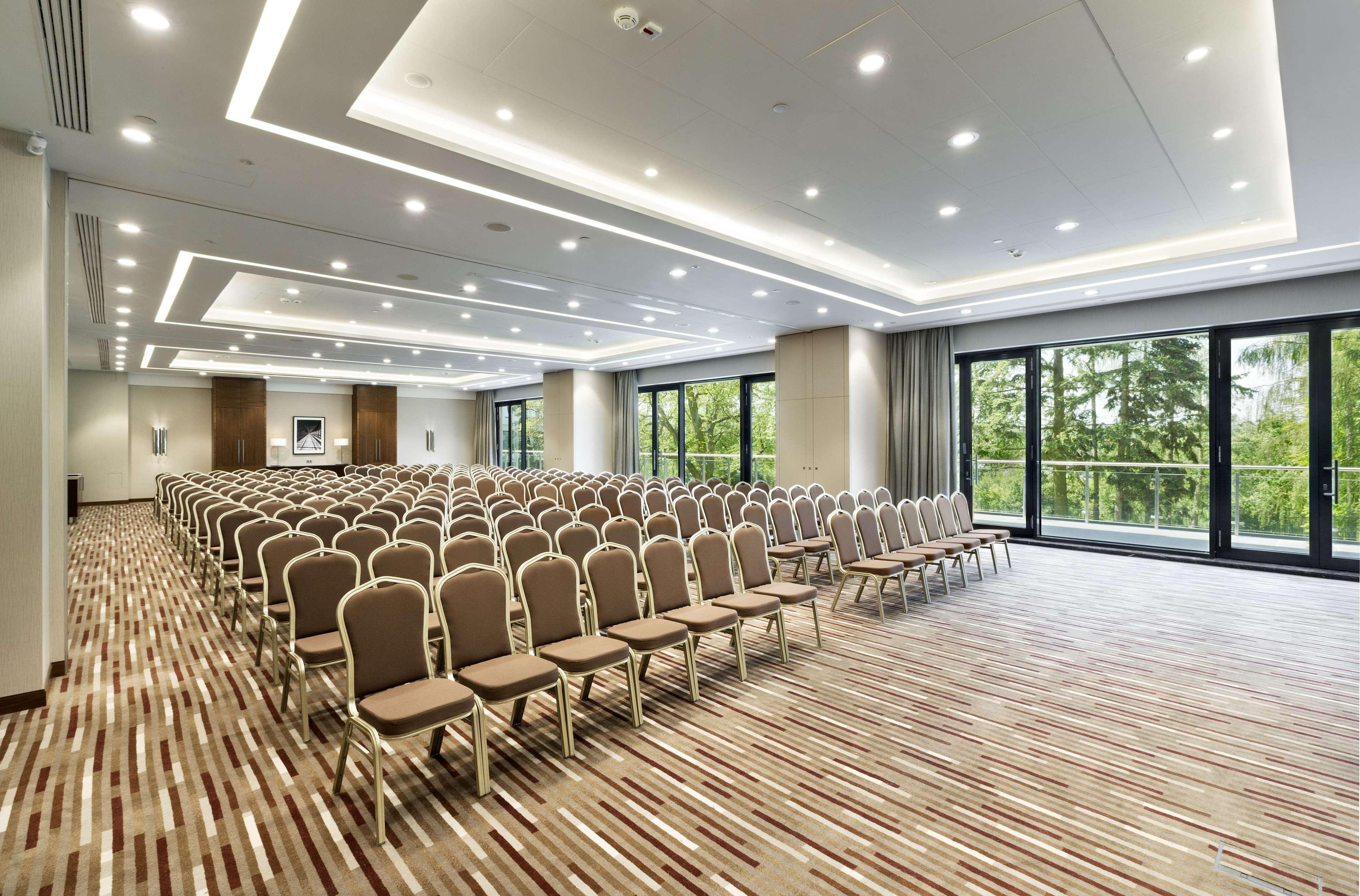 Doubletree By Hilton & Conference Centre Hotel 4*