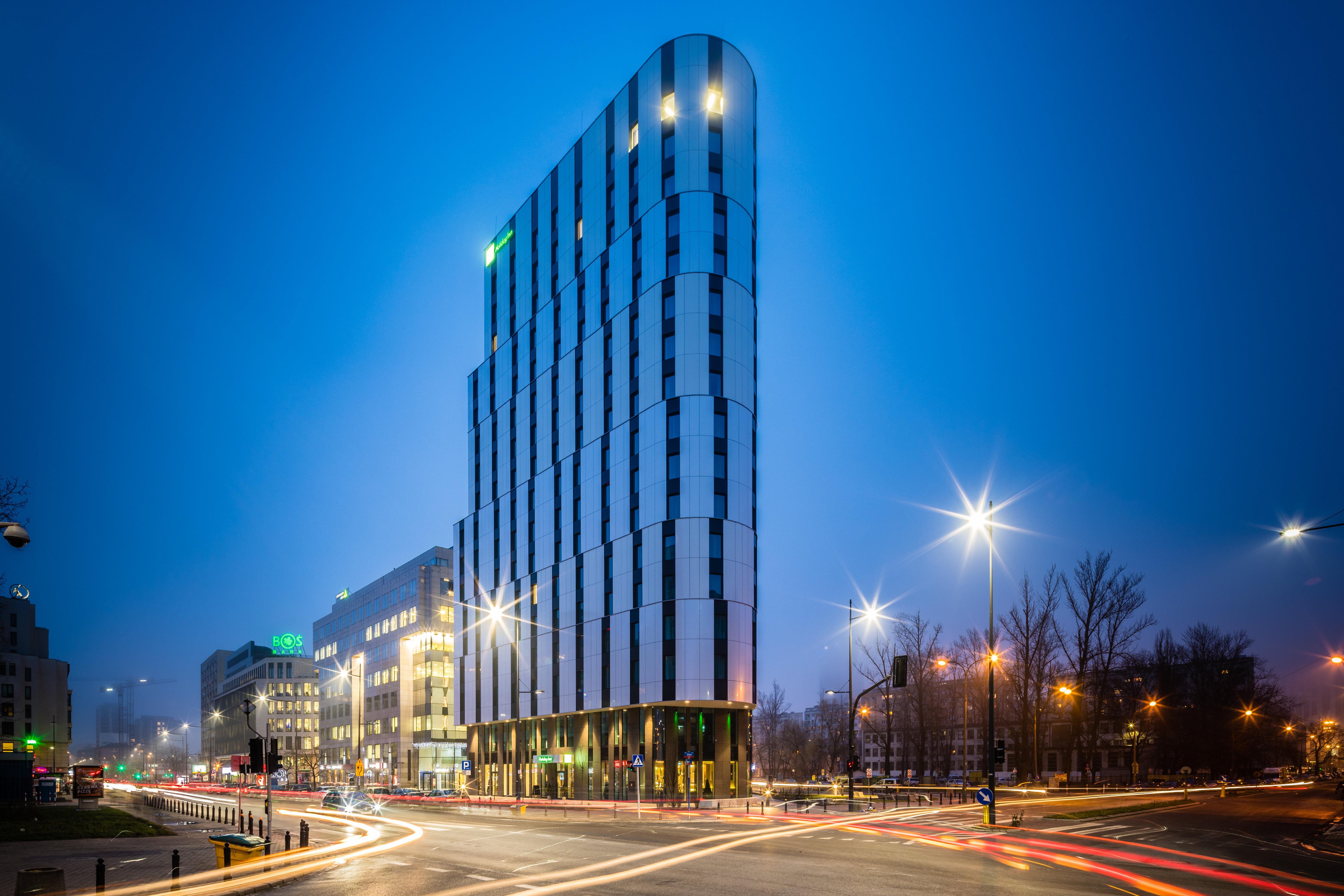 - Centre By Ihg Hotel 3*