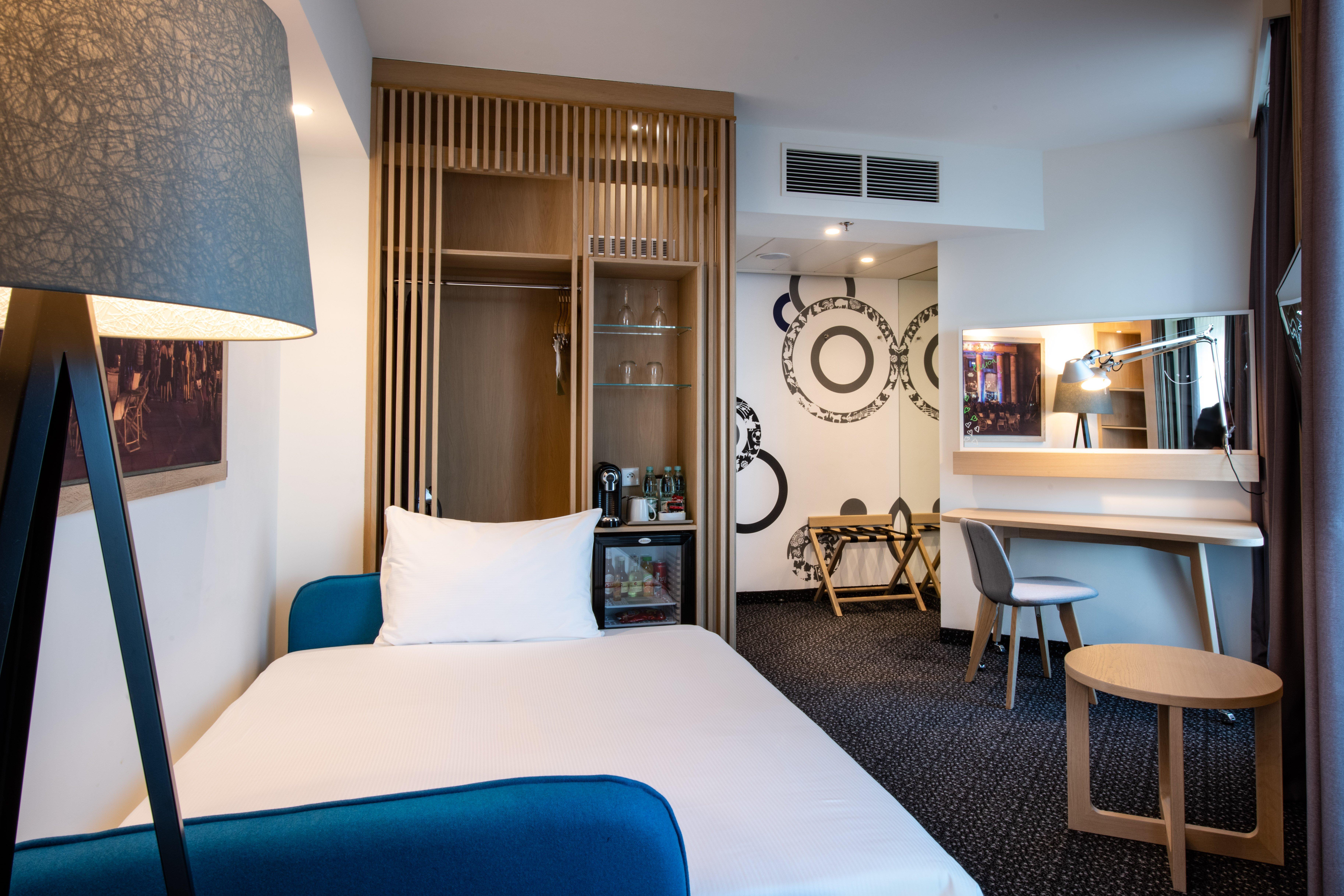 - Centre By Ihg 3*