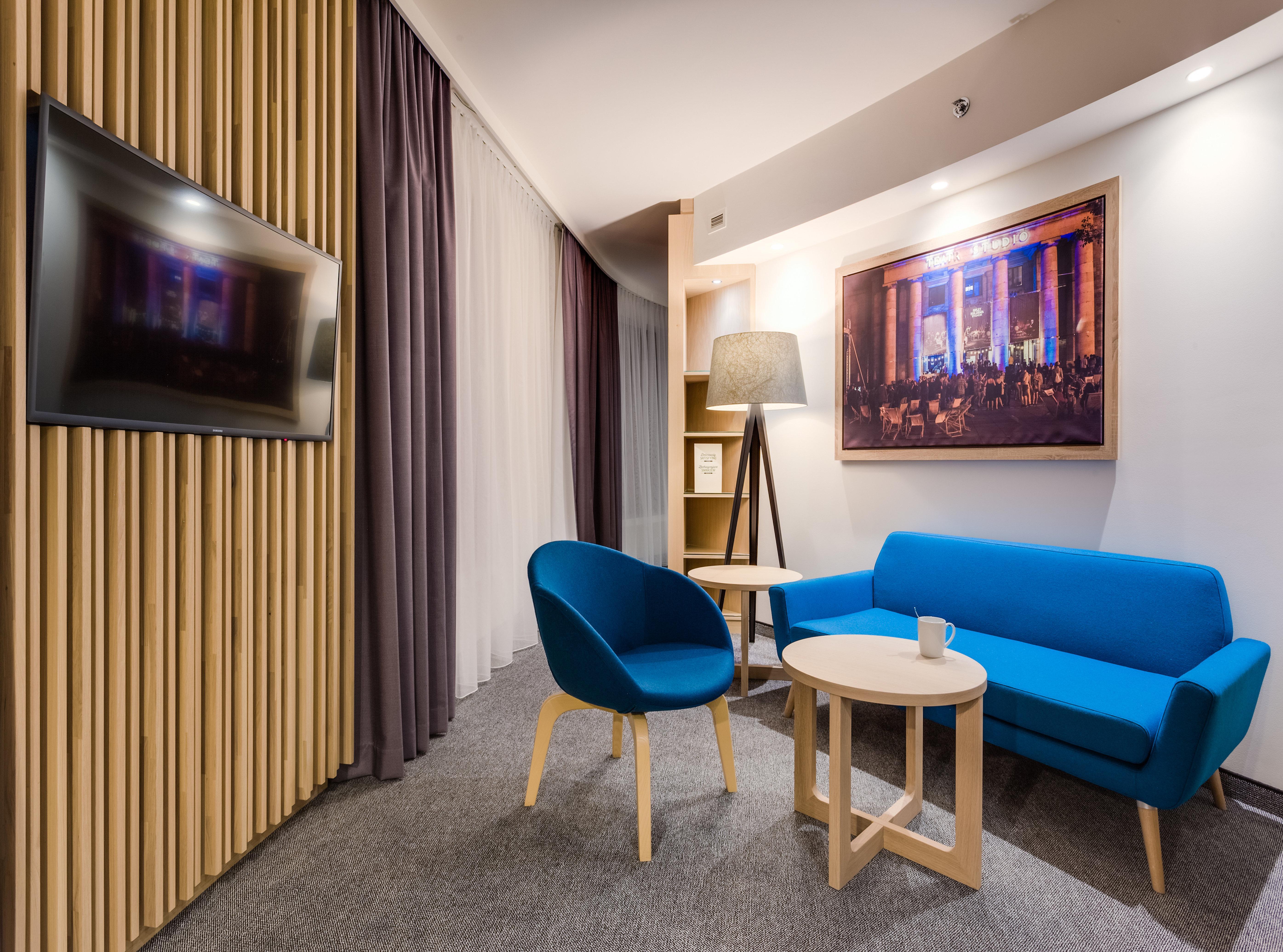 - Centre By Ihg Hotel 3*