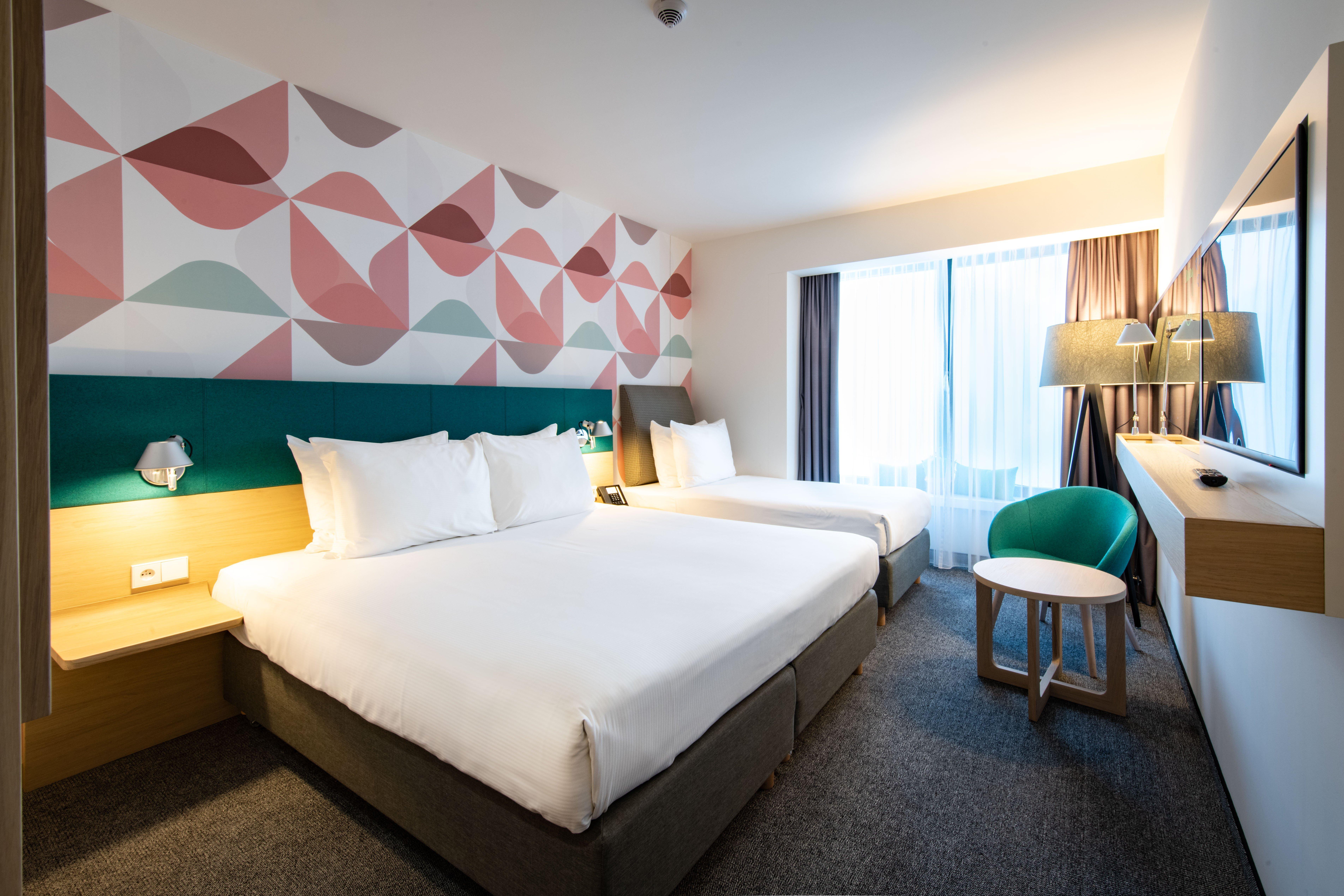 - Centre By Ihg Hotel 3*