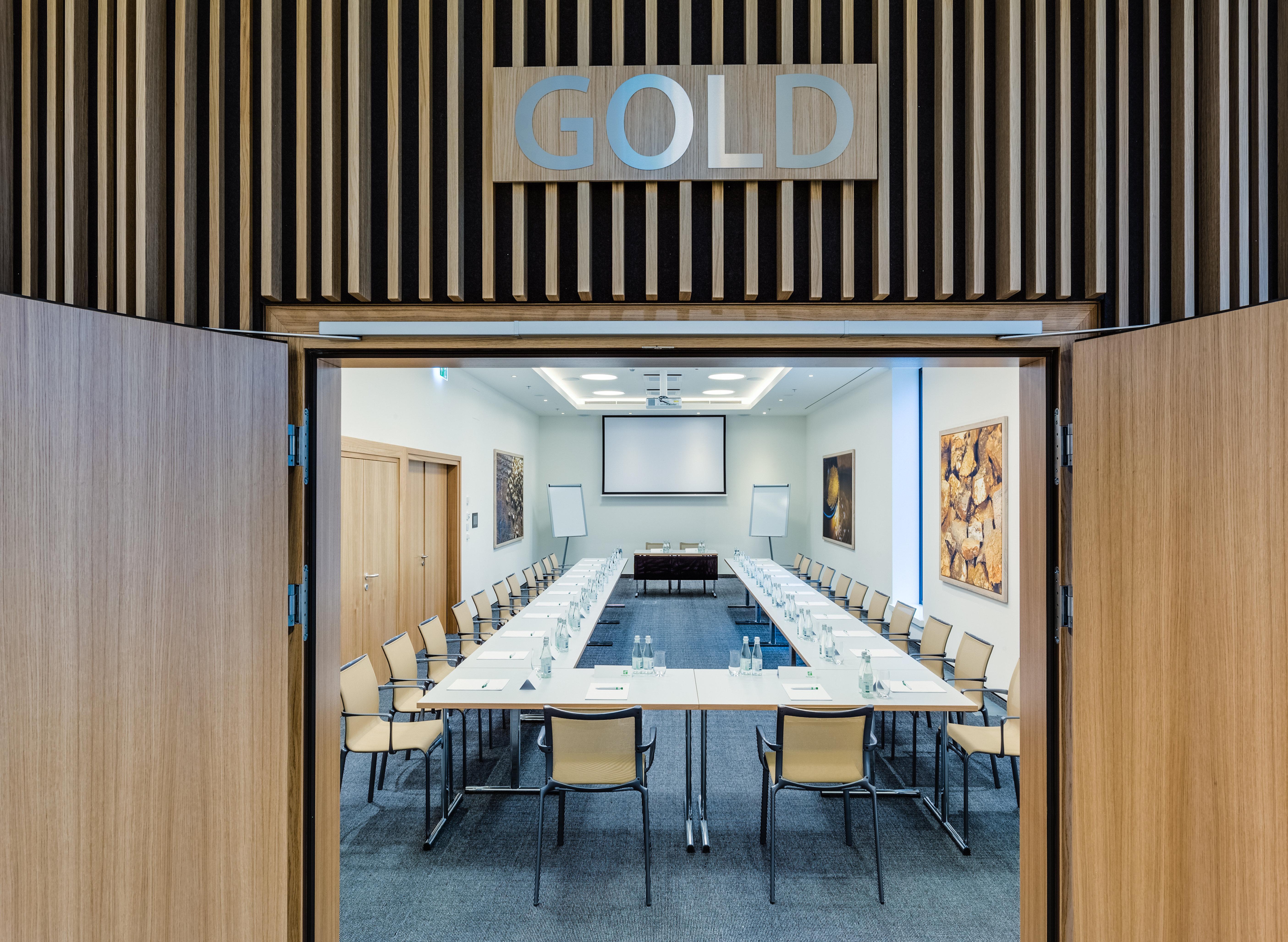 Hotel - Centre By Ihg