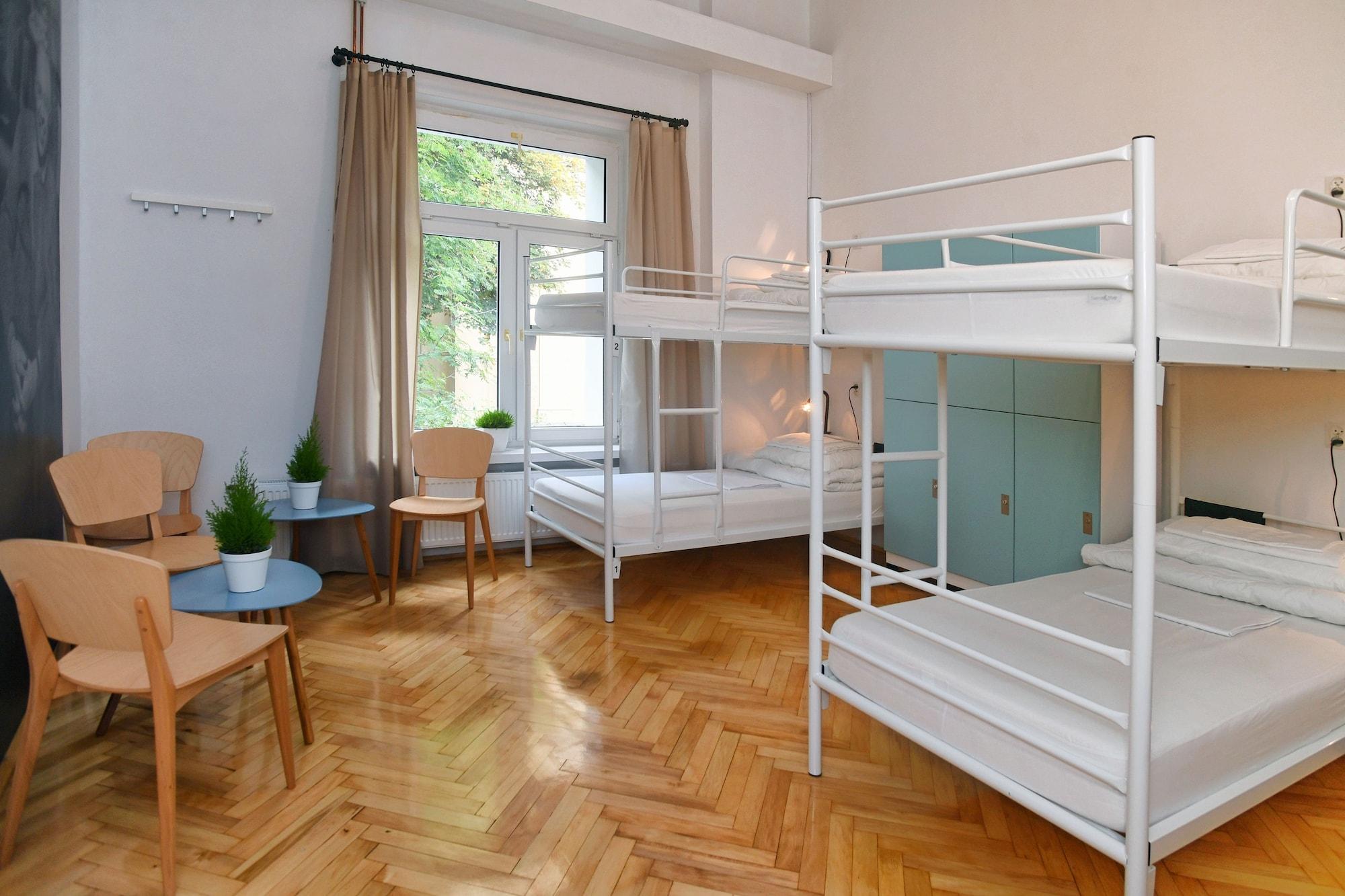 Nhà trọ Centrum Private & Dorms *