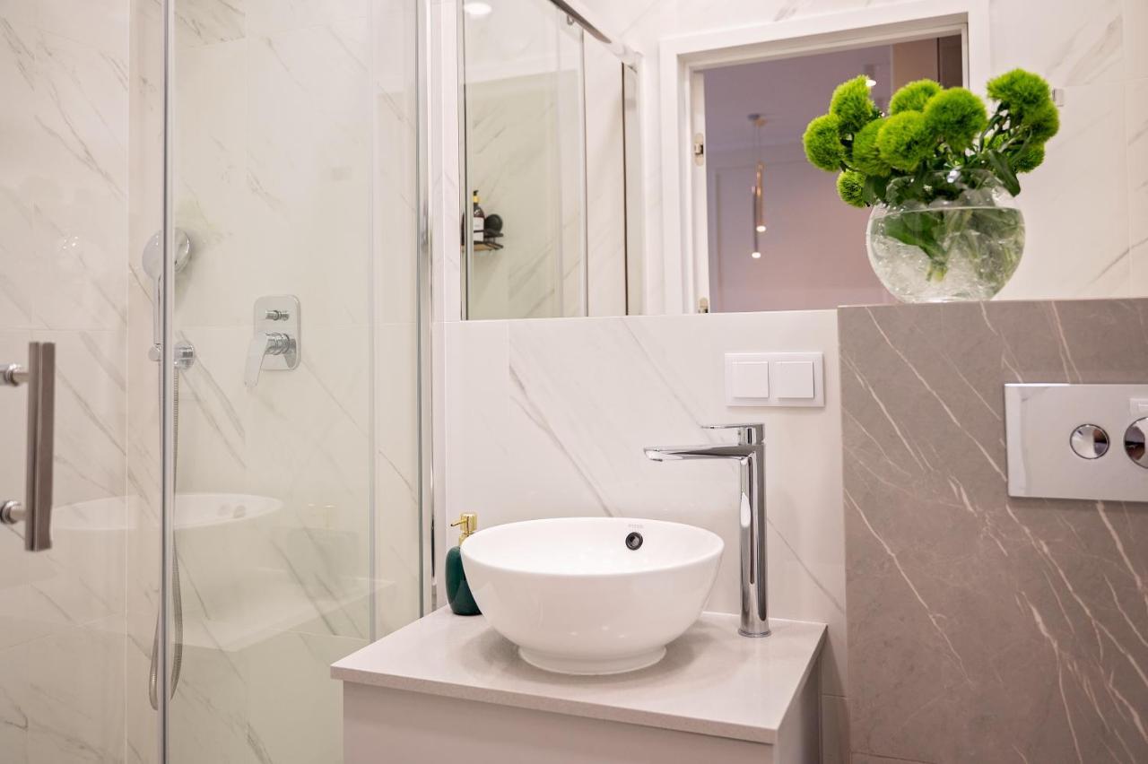 Apartamento Mennica - Grzybowska 43a Varsóvia