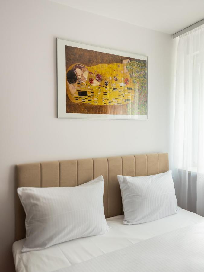 Apartment Metro Rondo Onz 2-bedroom Warsaw